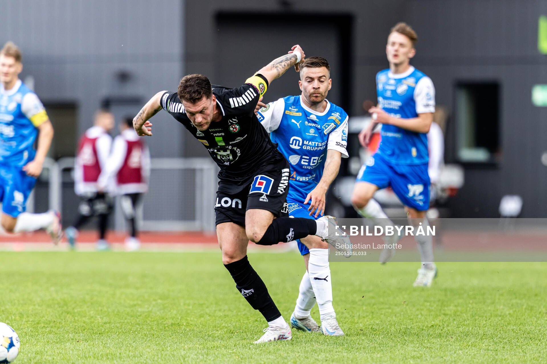 Örebros Samuel Kroon och Oddevolds Oscar Iglicar Berntsson