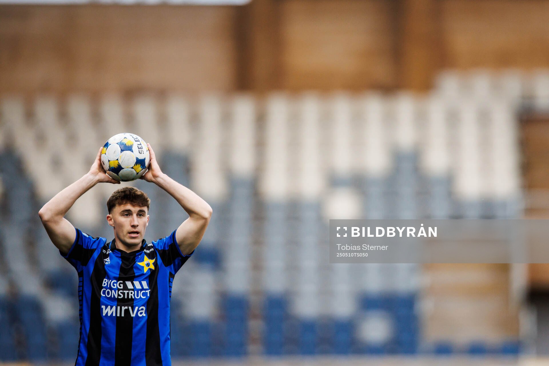 Sirius Bogdan Milovanov under fotbollsmatchen i Allsvenskan mellan Sirius och Häcken den 10 maj 2025 i Uppsala. 