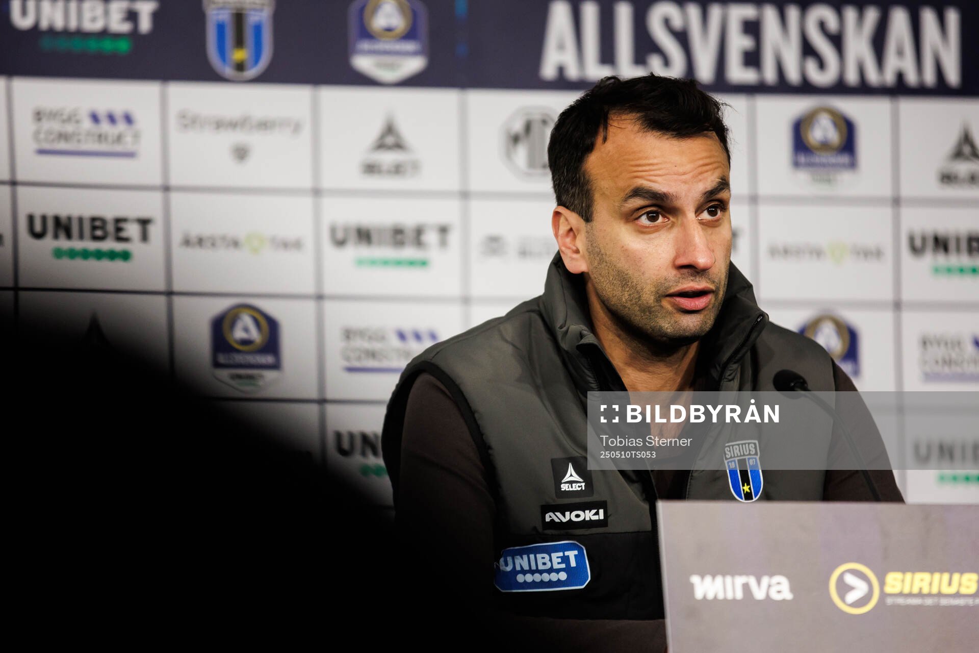 Sirius tränare Andreas Engelmark efter fotbollsmatchen i Allsvenskan mellan Sirius och Häcken den 10 maj 2025 i Uppsala. 