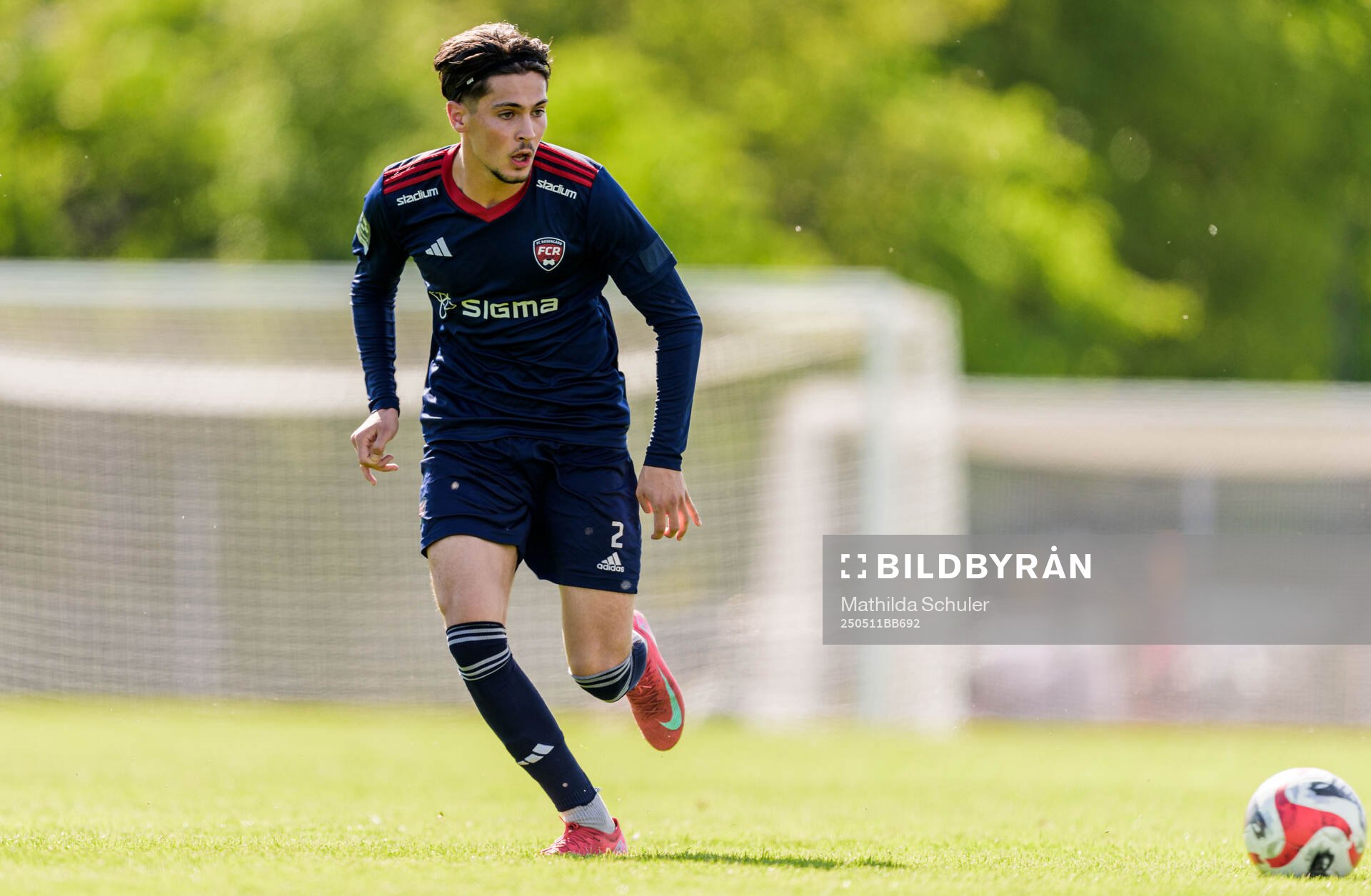 Rosengårds Adrian Colak under fotbollsmatchen i Ettan södra mellan Rosengård och Norrby den 11 maj 2025 i Malmö. 