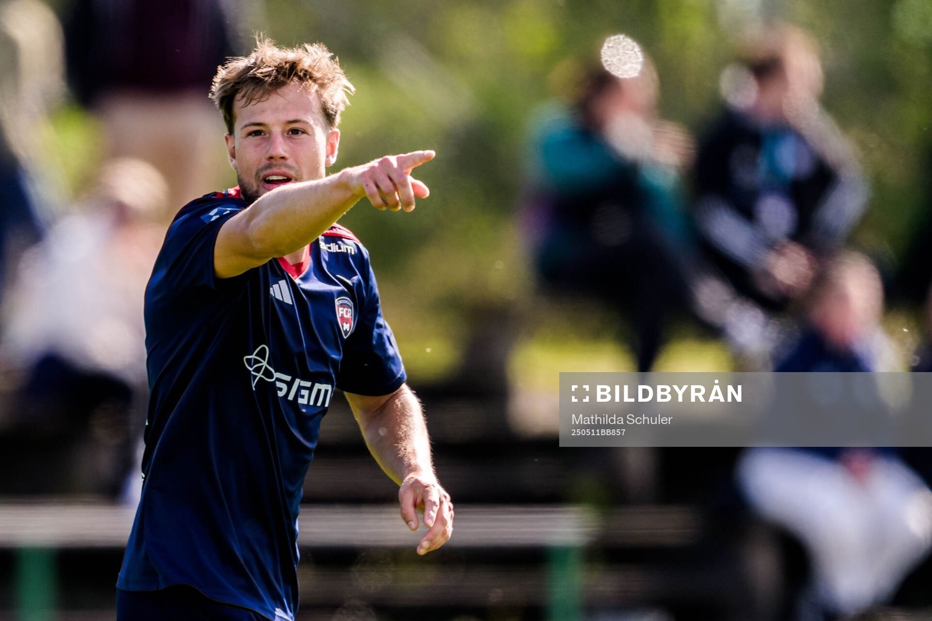 Rosengårds Mattias Andersson under fotbollsmatchen i Ettan södra mellan Rosengård och Norrby den 11 maj 2025 i Malmö. 