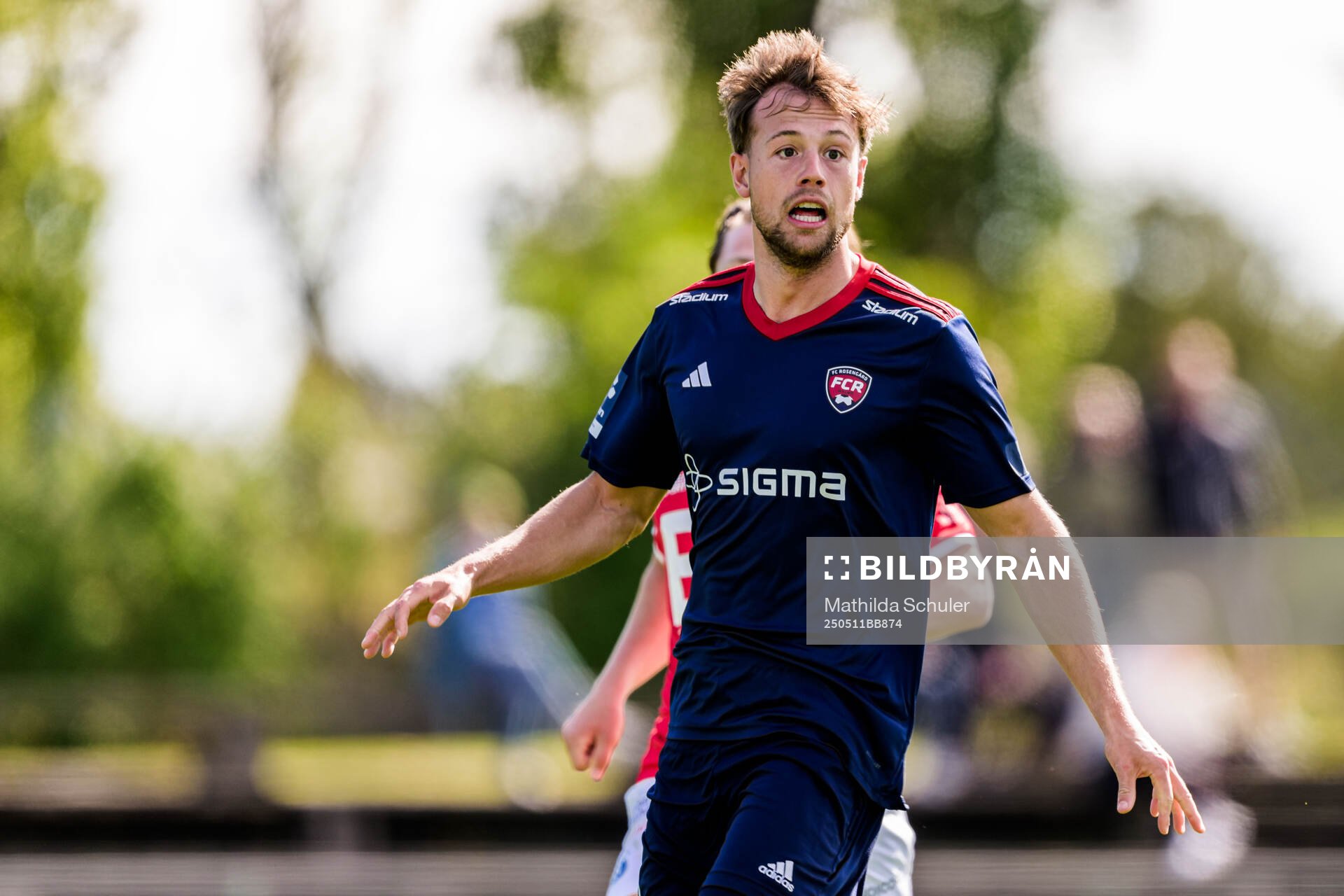 Rosengårds Mattias Andersson under fotbollsmatchen i Ettan södra mellan Rosengård och Norrby den 11 maj 2025 i Malmö. 