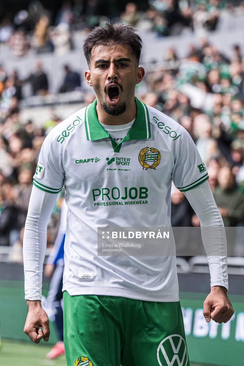 Hammarbys Montader Madjed jublar efter 1-1 under fotbollsmatchen i Allsvenskan mellan Hammarby och IFK Norrköping den 11 maj 2025 i Stockholm.