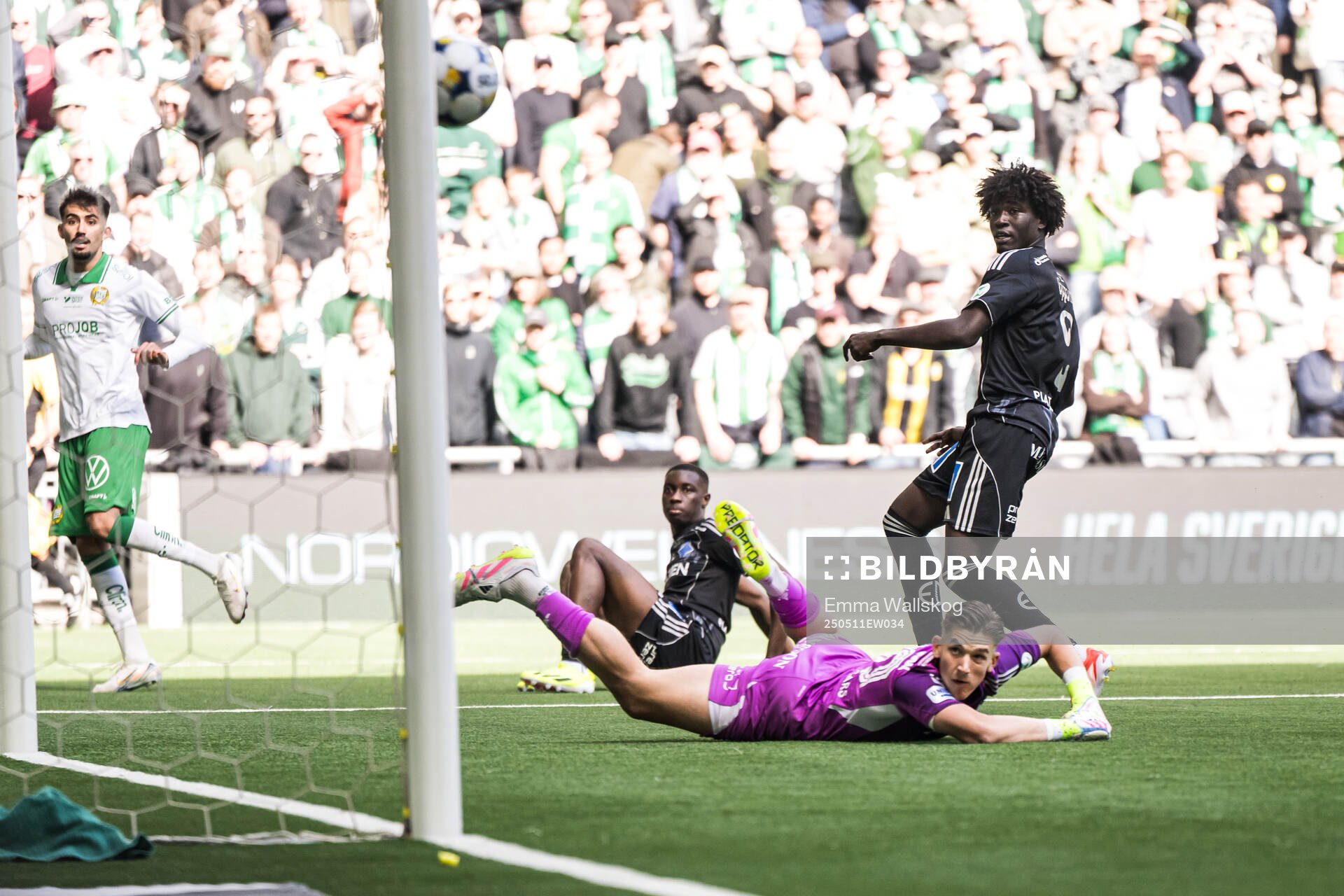 IFK Norrköpings Kojo Peprah Oppong under fotbollsmatchen i Allsvenskan mellan Hammarby och IFK Norrköping den 11 maj 2025 i Stockholm.