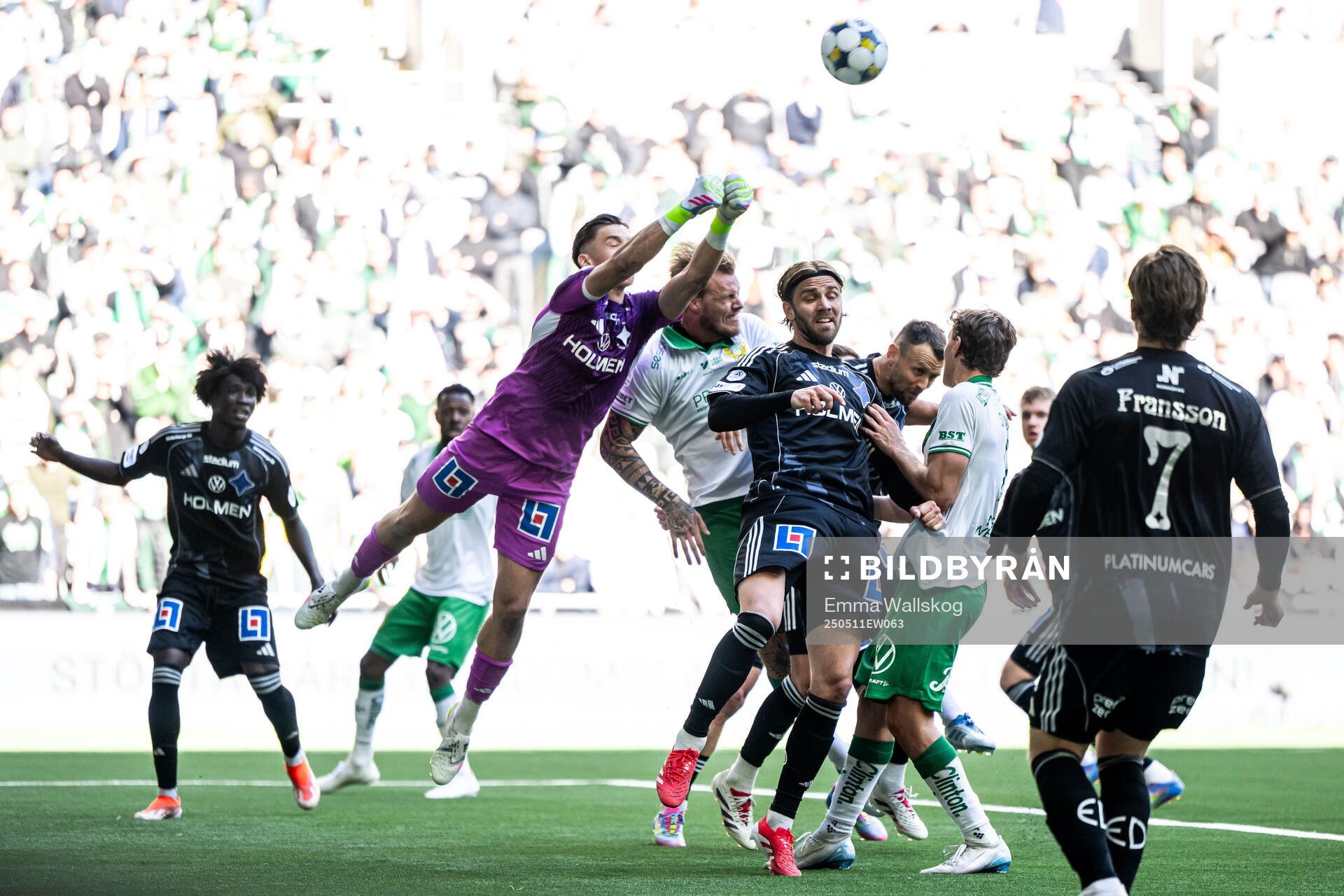 IFK Norrköpings målvakt David Andersson och Christoffer Nyman mot Hammarbys Victor Eriksson och Hampus Skoglund under fotbollsmatchen i Allsvenskan mellan Hammarby och IFK Norrköping den 11 maj 2025 i Stockholm.