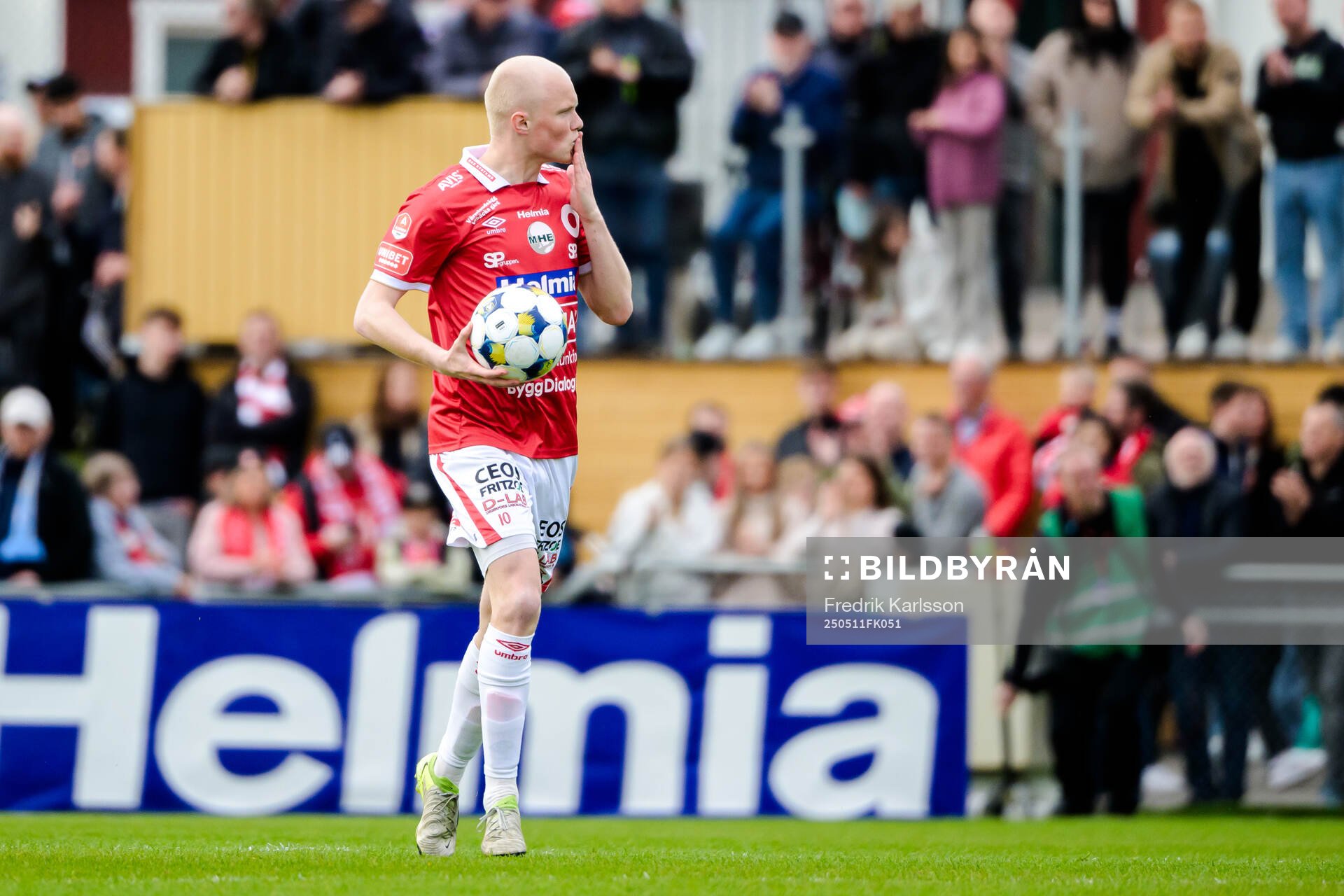 Degerfors Marcus Rafferty jublar efter 1-3 på straff under fotbollsmatchen i Allsvenskan mellan Degerfors och Malmö FF den 11 maj 2025 i Degerfors.