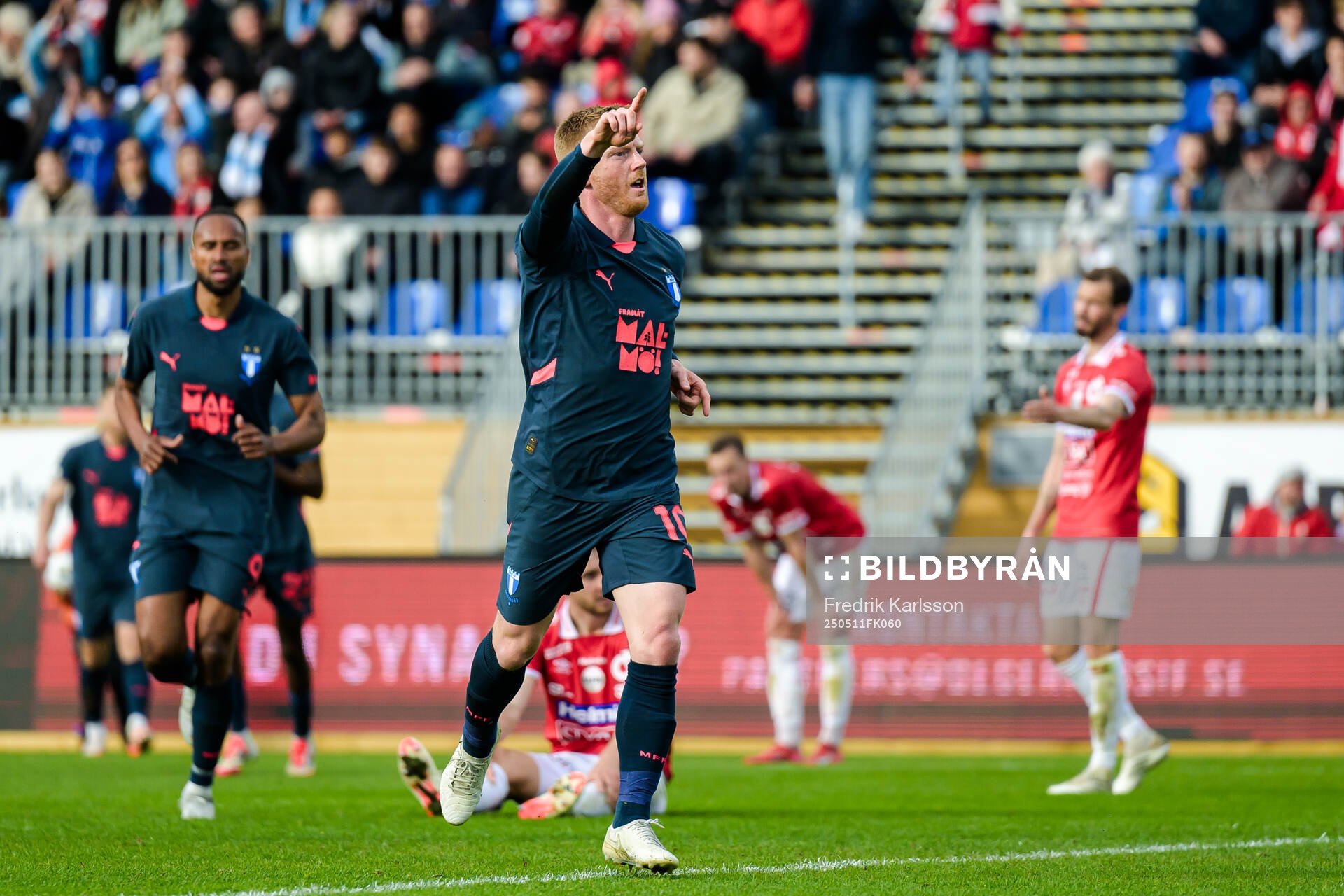Malmö FFs Anders Christiansen jublar efter 1-4 under fotbollsmatchen i Allsvenskan mellan Degerfors och Malmö FF den 11 maj 2025 i Degerfors.