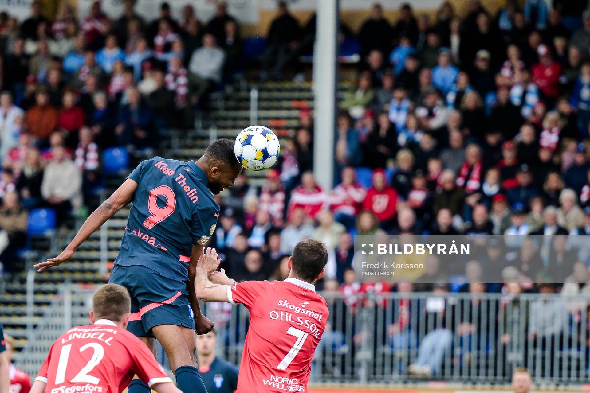 Malmö FFs Isaac Thelin under fotbollsmatchen i Allsvenskan mellan Degerfors och Malmö FF den 11 maj 2025 i Degerfors. 