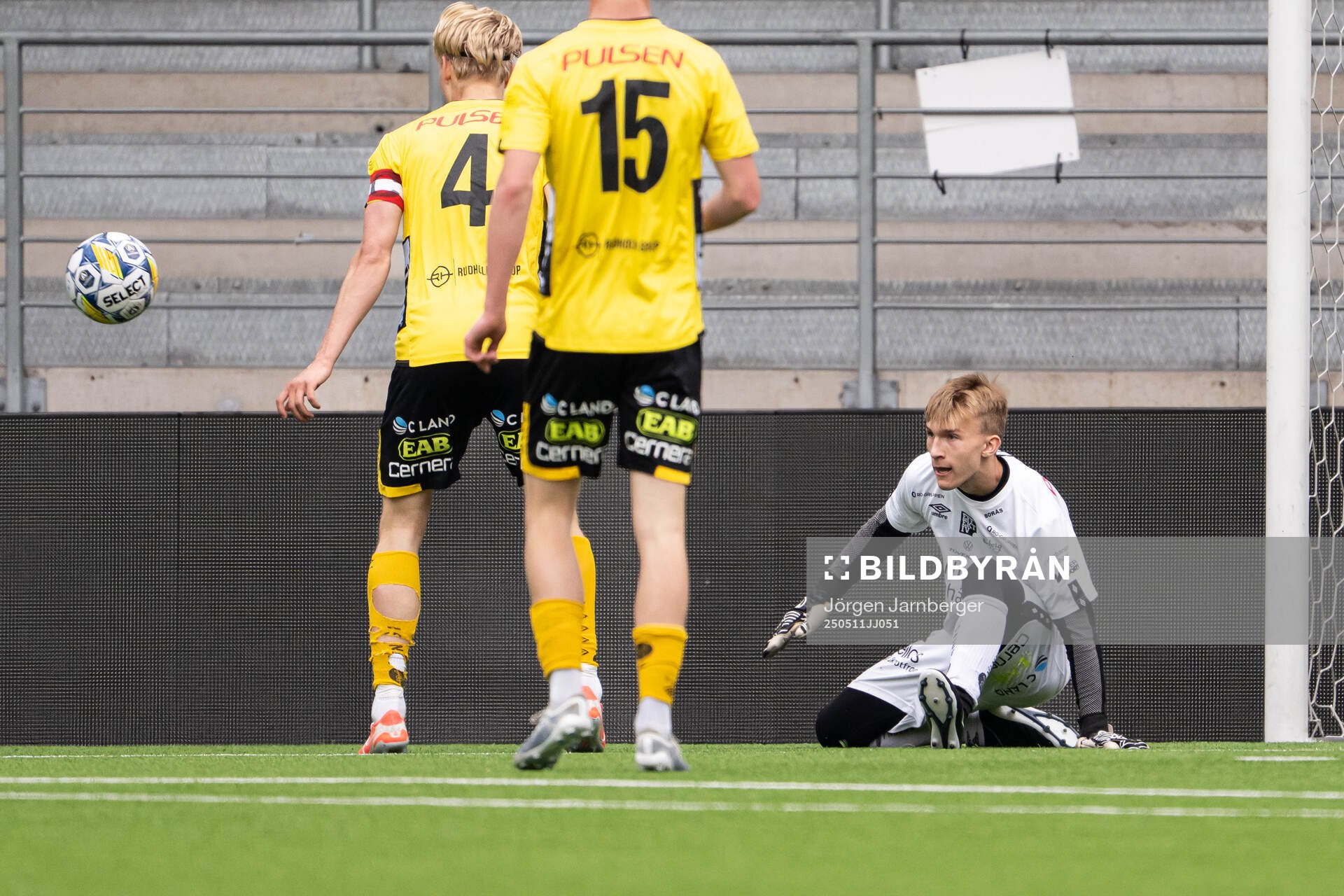 Elfsborgs målvakt James Johnson under fotbollsmatchen i P17 Allsvenskan Södra mellan Elfsborg och Örebro den 11 maj 2025 i Borås.