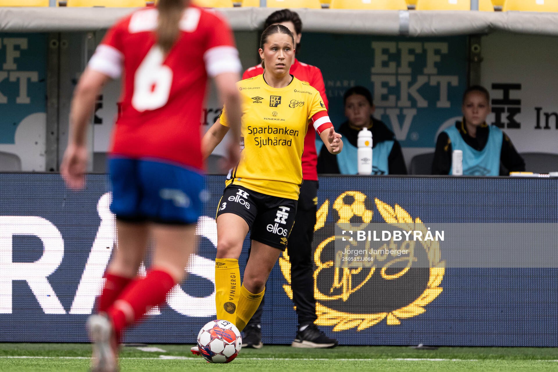 Elfsborgs Alva Lundqvist under fotbollsmatchen i Div 3, Västra, Dam mellan Elfsborg och Gautiod den 11 maj 2025 i Borås. 