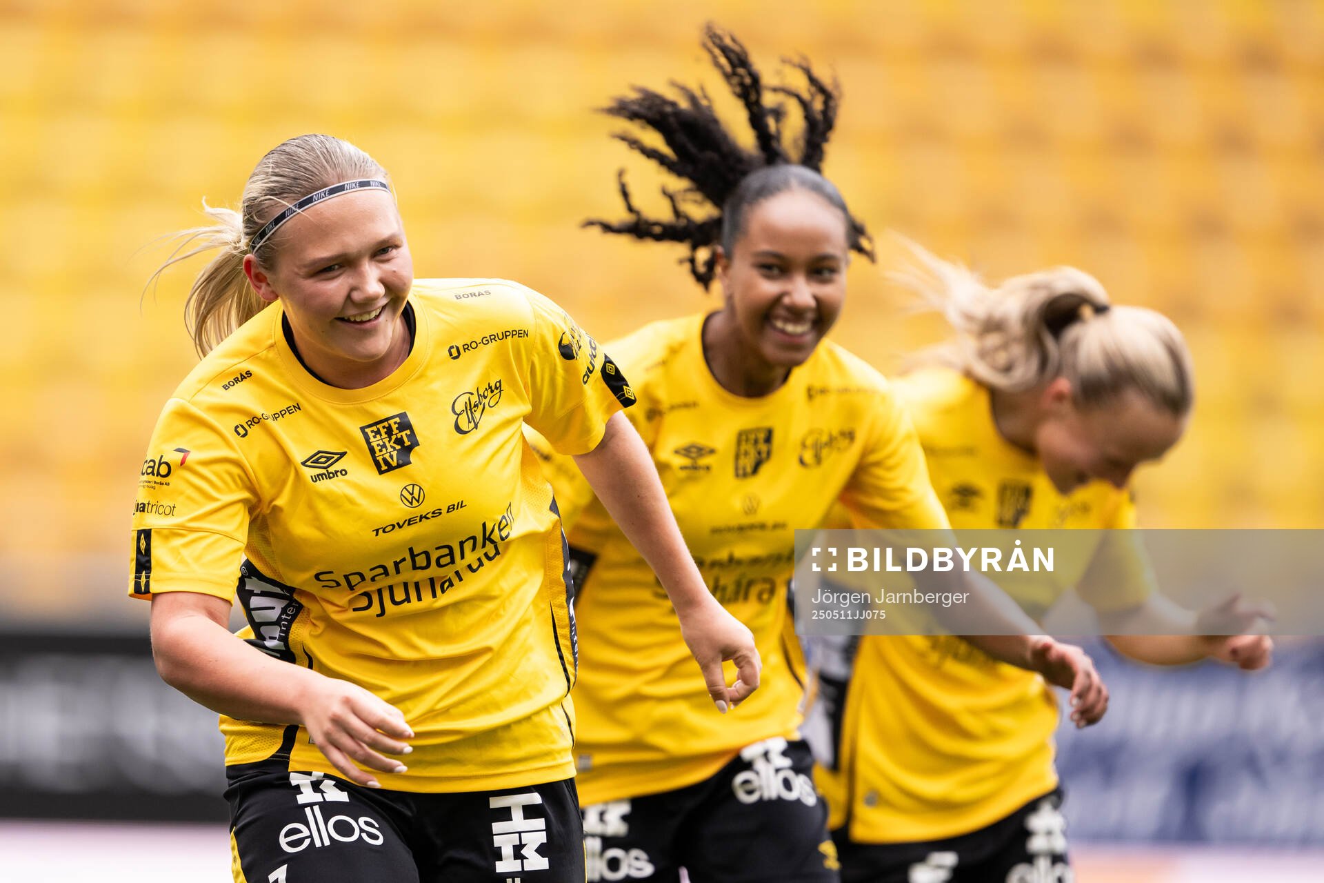 Elfsborgs Hannah Wallin jublar efter 1-0 under fotbollsmatchen i Div 3, Västra, Dam mellan Elfsborg och Gautiod den 11 maj 2025 i Borås.