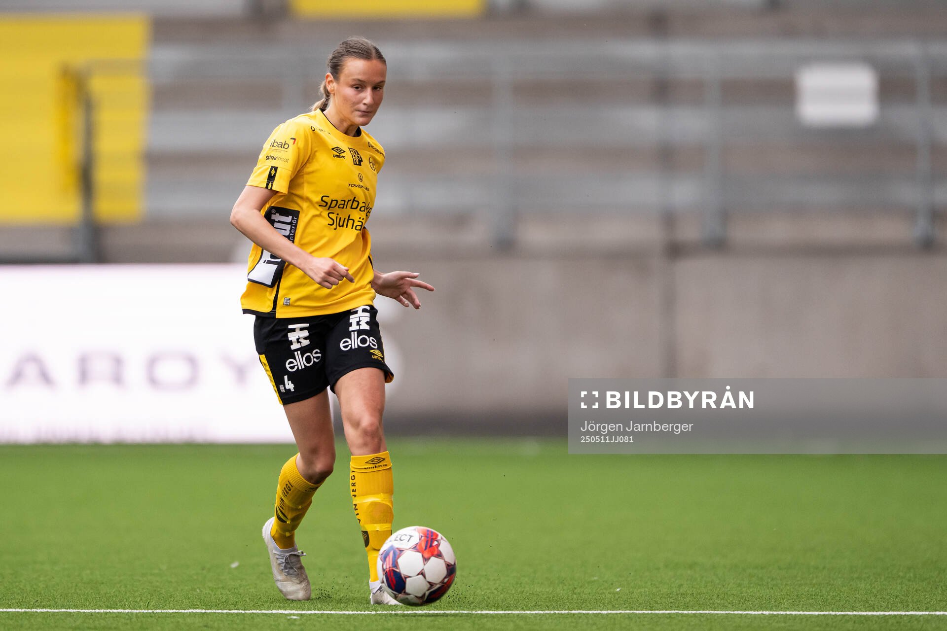Elfsborgs Holly Neumann under fotbollsmatchen i Div 3, Västra, Dam mellan Elfsborg och Gautiod den 11 maj 2025 i Borås. 