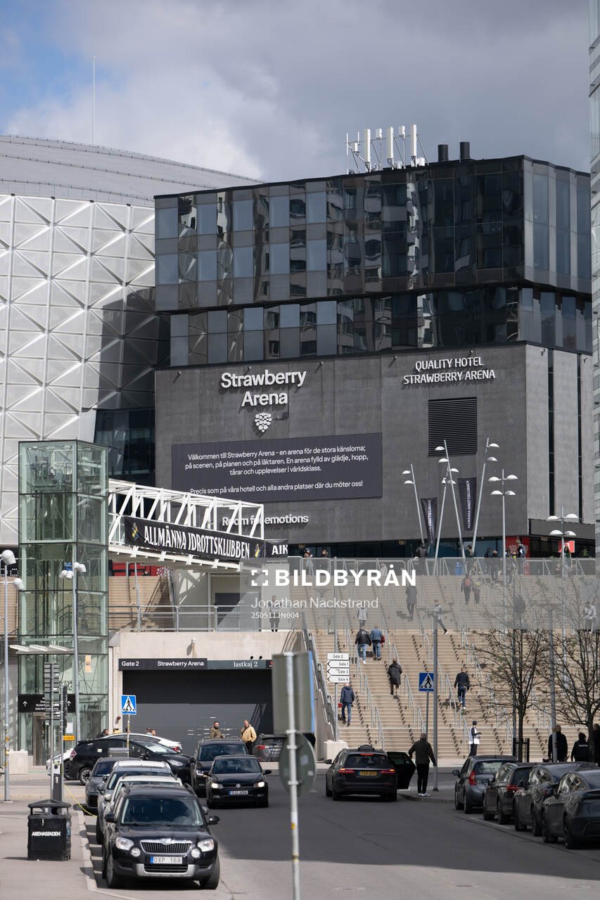 Exteriör vy över Strawberry Arena inför fotbollsmatchen i Allsvenskan mellan AIK och Mjällby den 11 maj 2025 i Stockholm. 