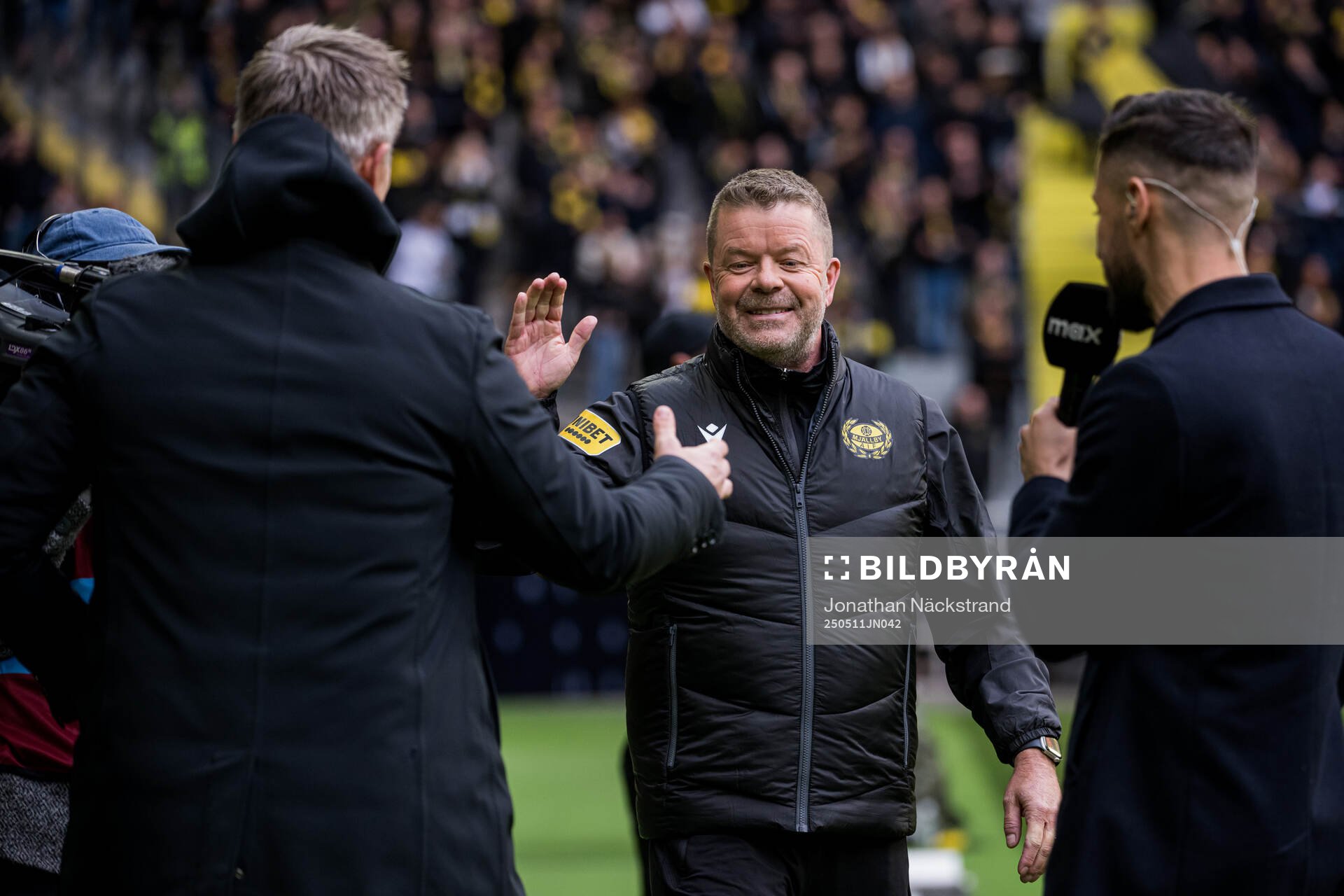 Mjällbys tränare Anders Torstensson inför fotbollsmatchen i Allsvenskan mellan AIK och Mjällby den 11 maj 2025 i Stockholm. 