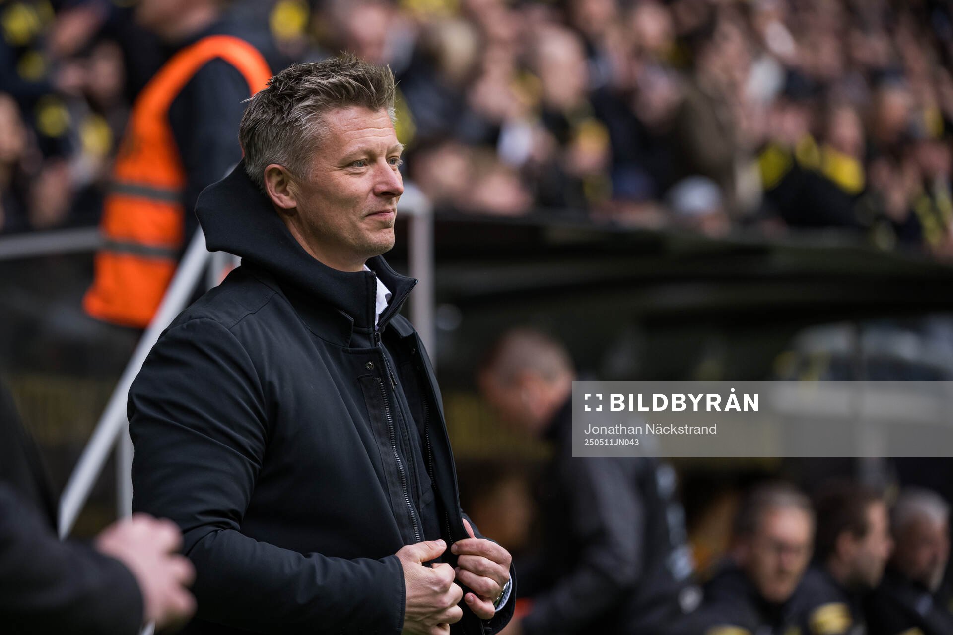 AIKs tränare Mikkjal Thomassen inför fotbollsmatchen i Allsvenskan mellan AIK och Mjällby den 11 maj 2025 i Stockholm. 