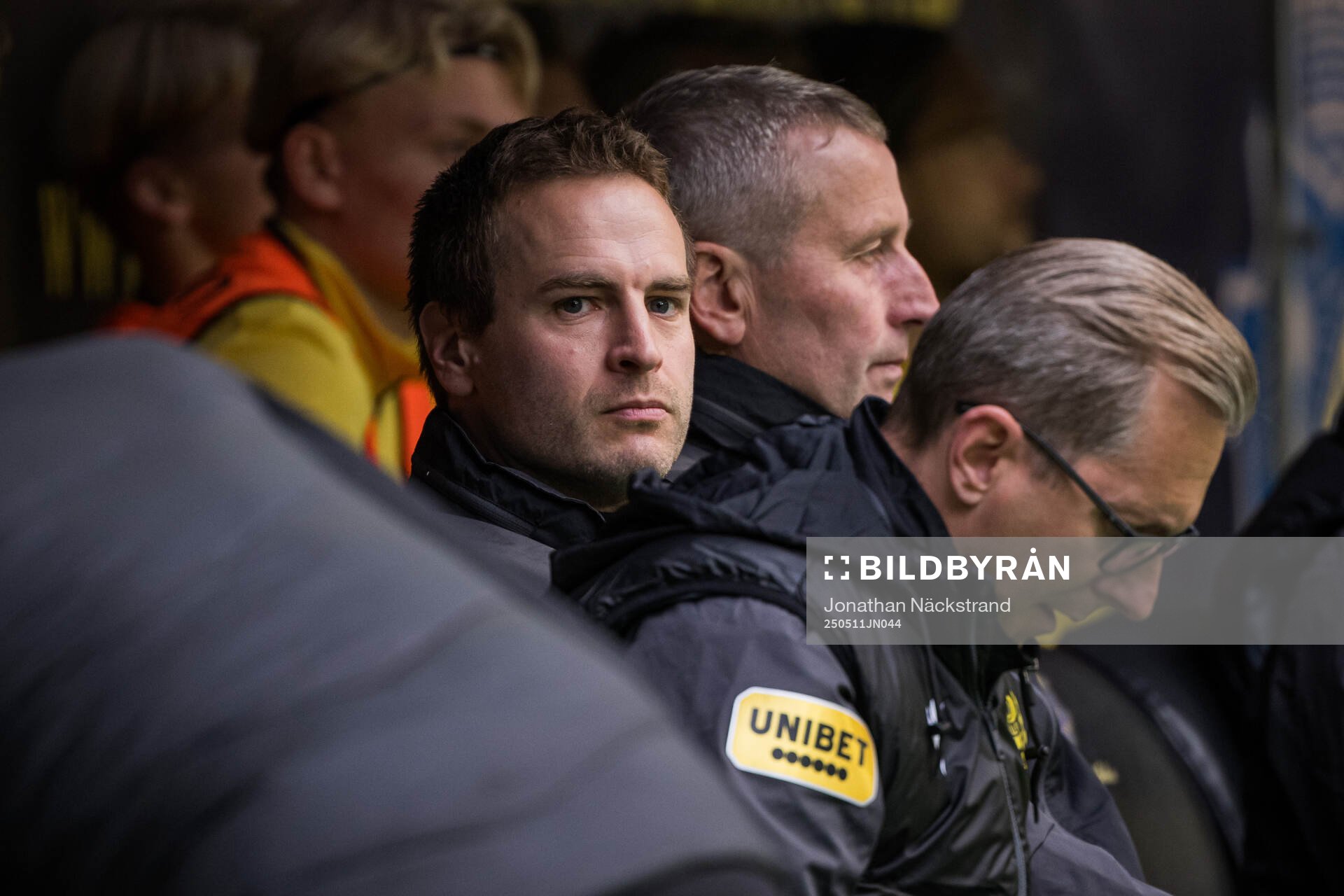 Mjällbys assisterande tränare Karl Marius Aksum inför fotbollsmatchen i Allsvenskan mellan AIK och Mjällby den 11 maj 2025 i Stockholm. 
