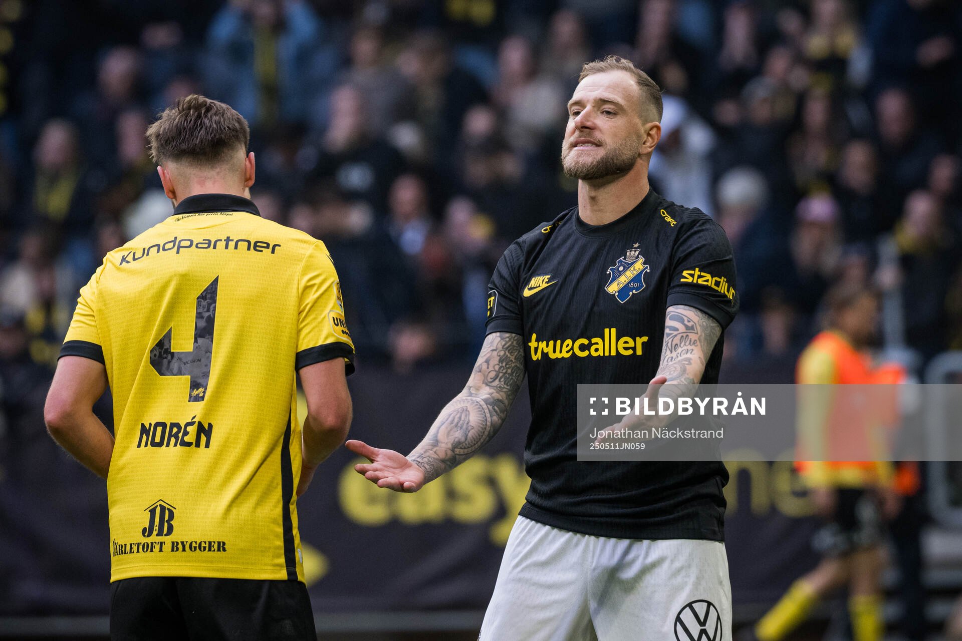 AIKs John Guidetti reagerar under fotbollsmatchen i Allsvenskan mellan AIK och Mjällby den 11 maj 2025 i Stockholm. 