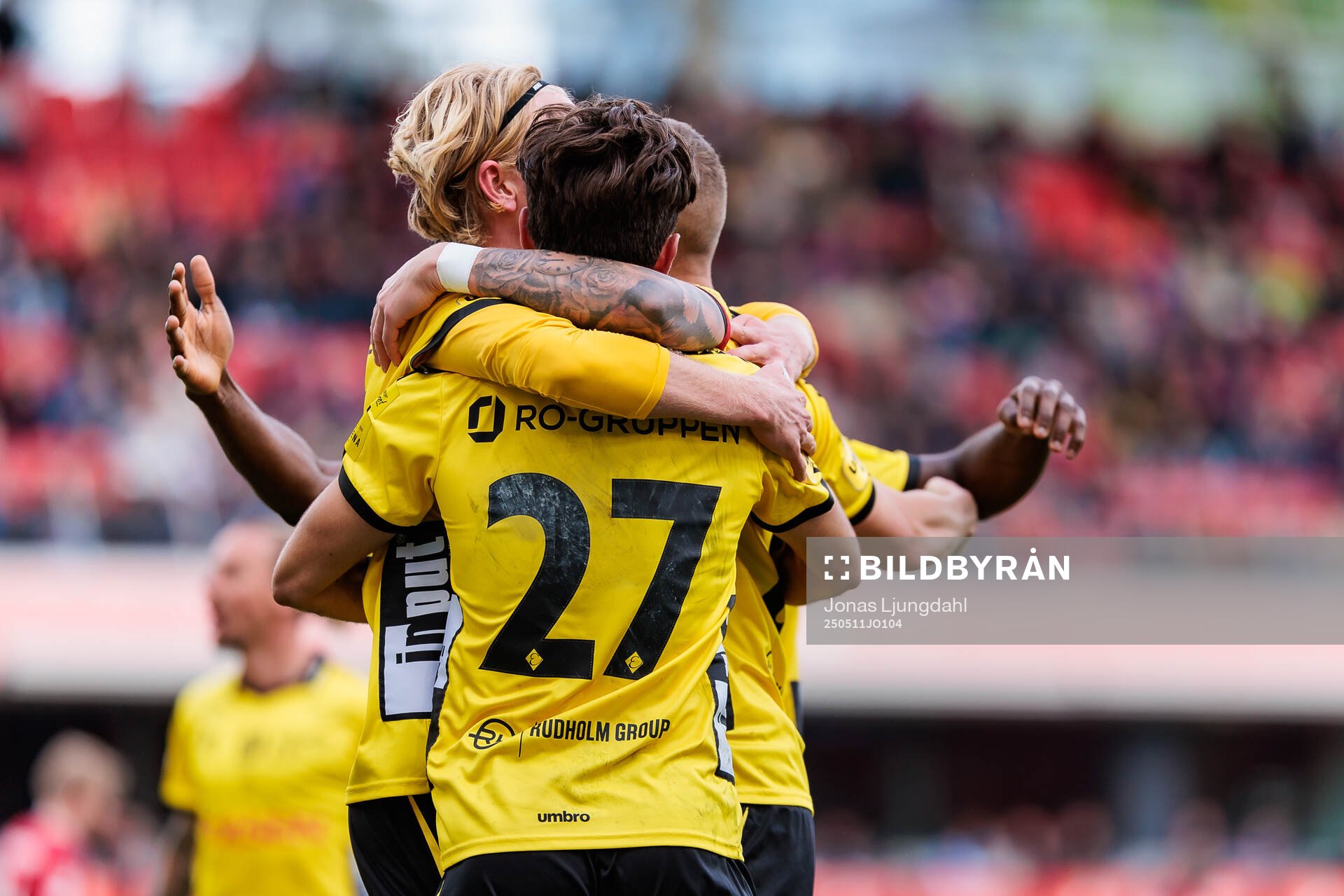Elfsborgs spelare jublar efter mål 0-1 under fotbollsmatchen i Allsvenskan mellan Öster och Elfsborg den 11 maj 2025 i Växjö. 
