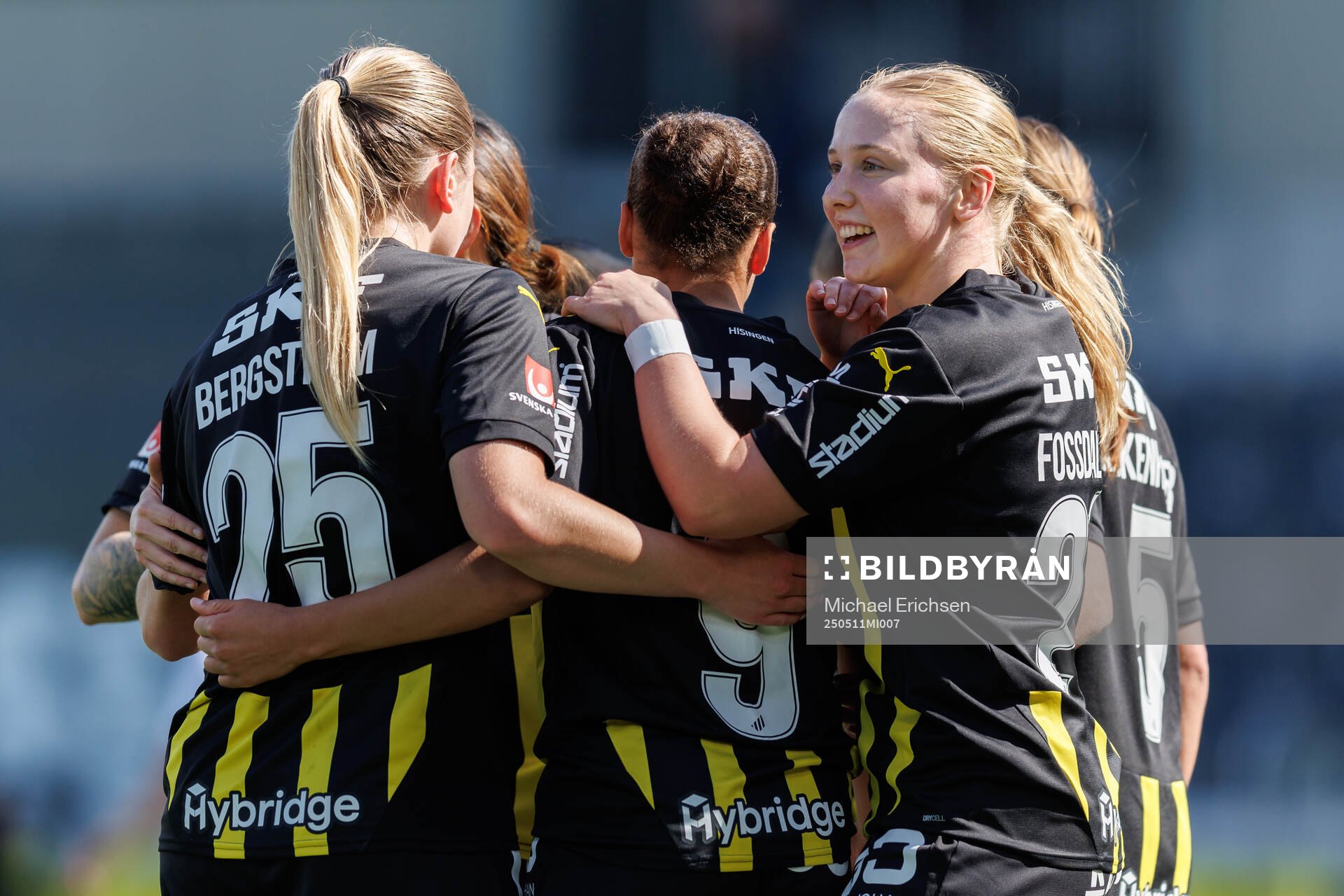 Häckens Felicia Schröder jublar efter 1-0 under fotbollsmatchen i Damallsvenskan mellan Häcken och Brommapojkarna den 11 maj 2025 i Göteborg.