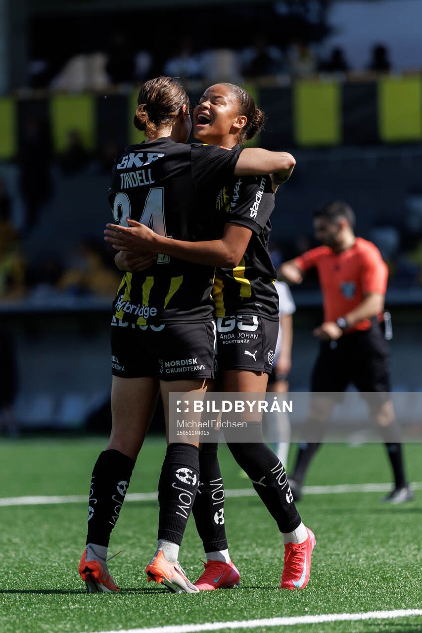 Häckens Tabby Tindell jublar efter 4-0 under fotbollsmatchen i Damallsvenskan mellan Häcken och Brommapojkarna den 11 maj 2025 i Göteborg.
