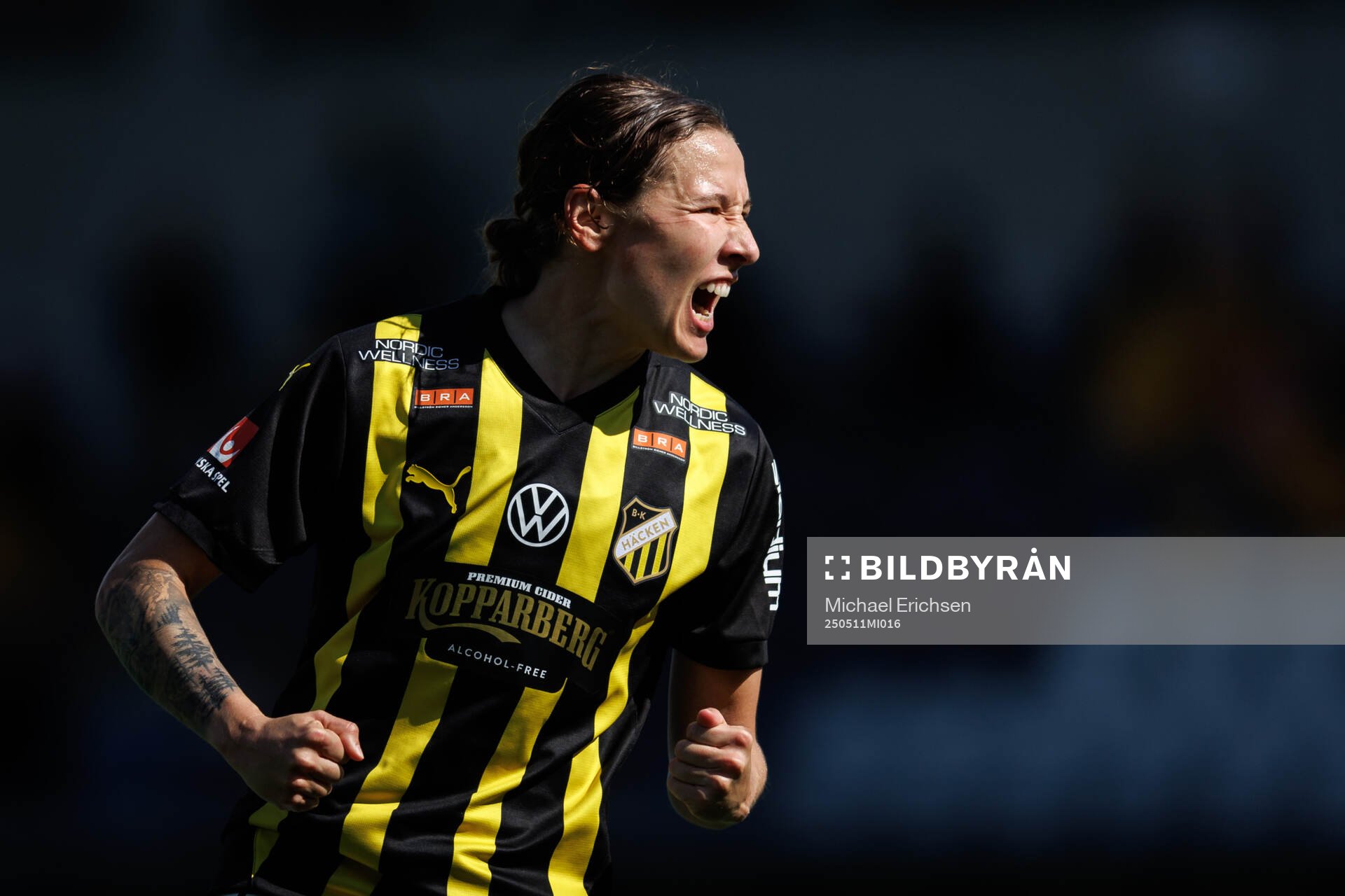 Häckens Tabby Tindell jublar efter 5-0 under fotbollsmatchen i Damallsvenskan mellan Häcken och Brommapojkarna den 11 maj 2025 i Göteborg.