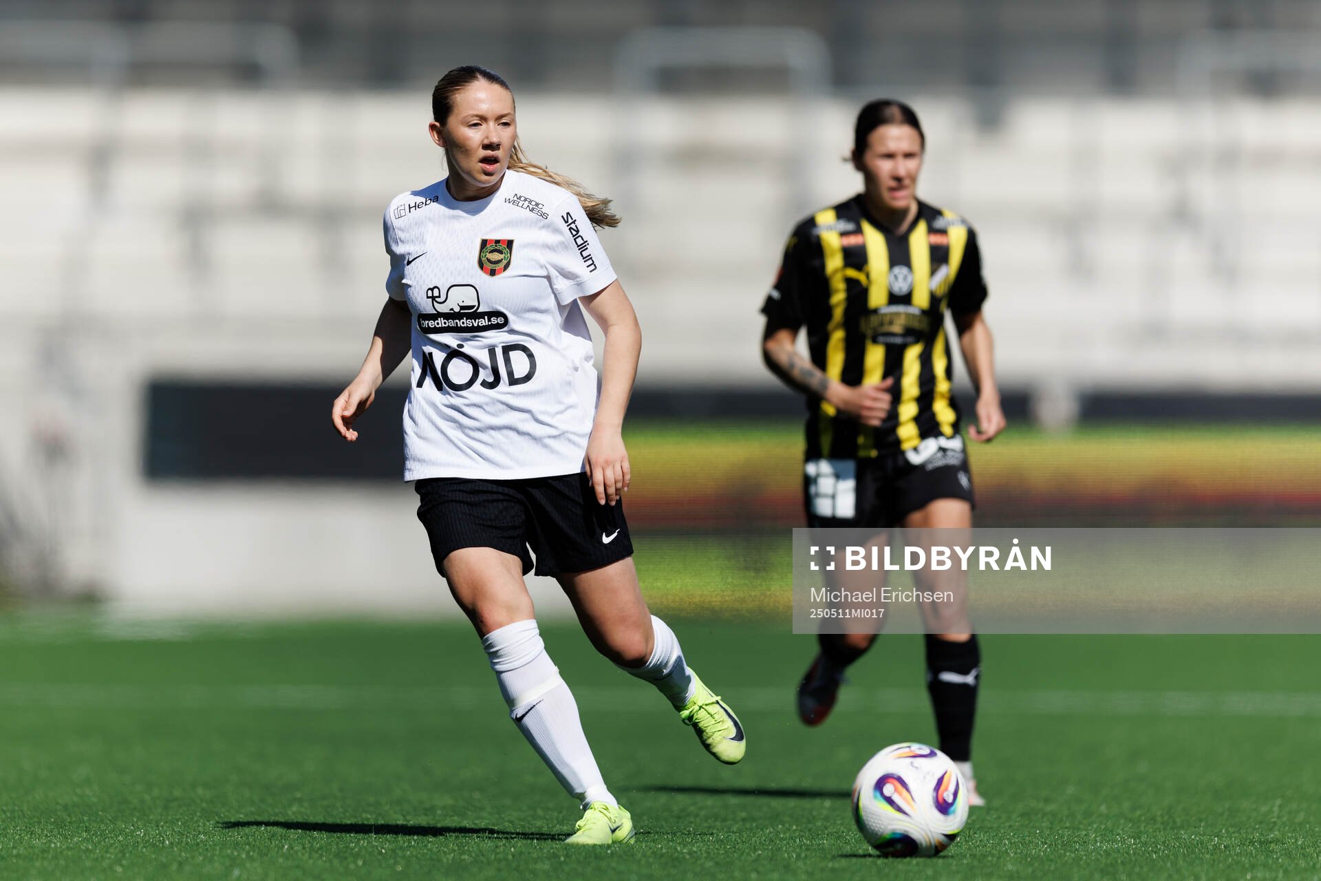 Brommapojkarnas Paula Broddner Klingspor under fotbollsmatchen i Damallsvenskan mellan Häcken och Brommapojkarna den 11 maj 2025 i Göteborg.