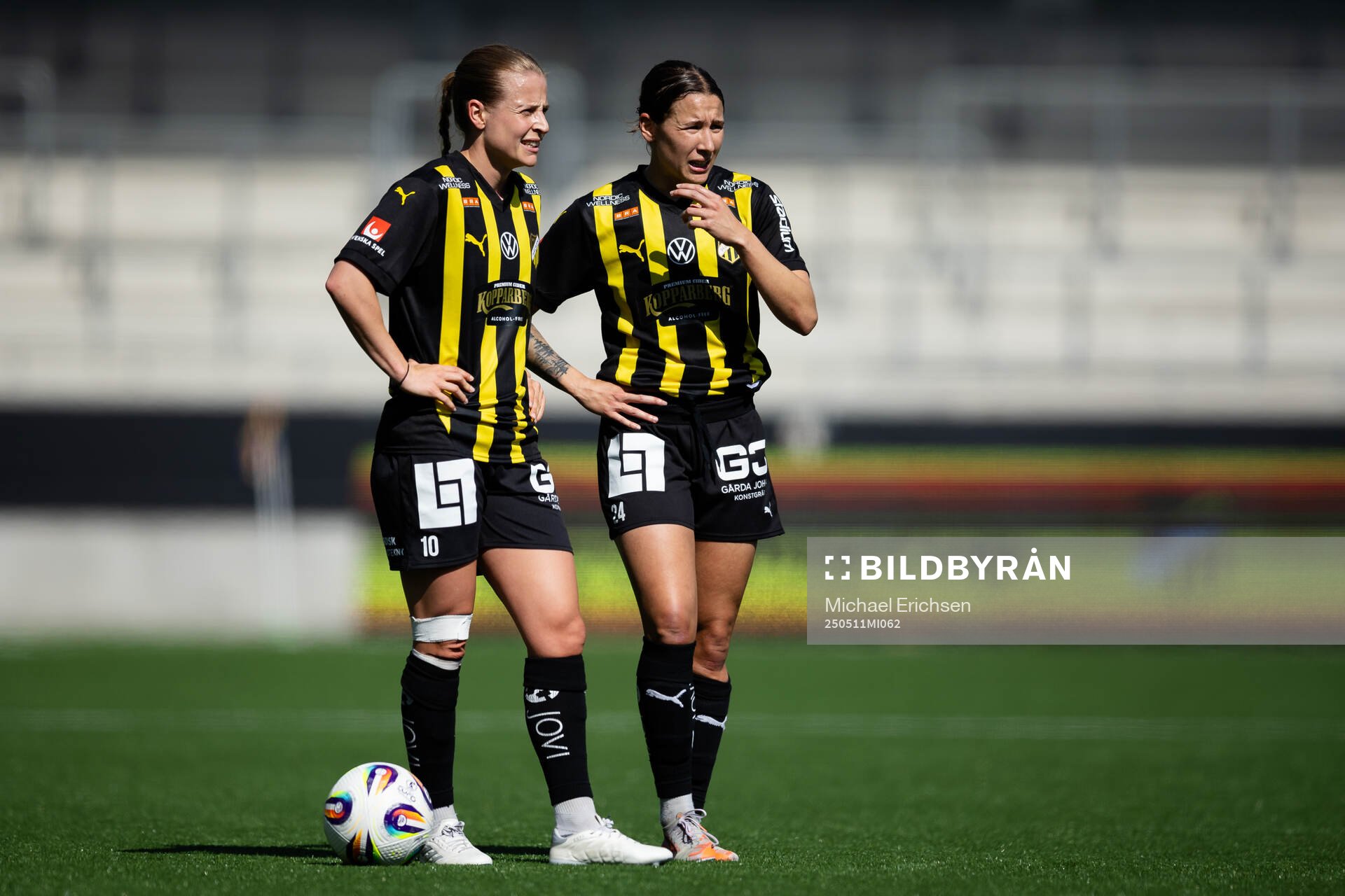 Häckens Anna Anvegård och Tabby Tindell