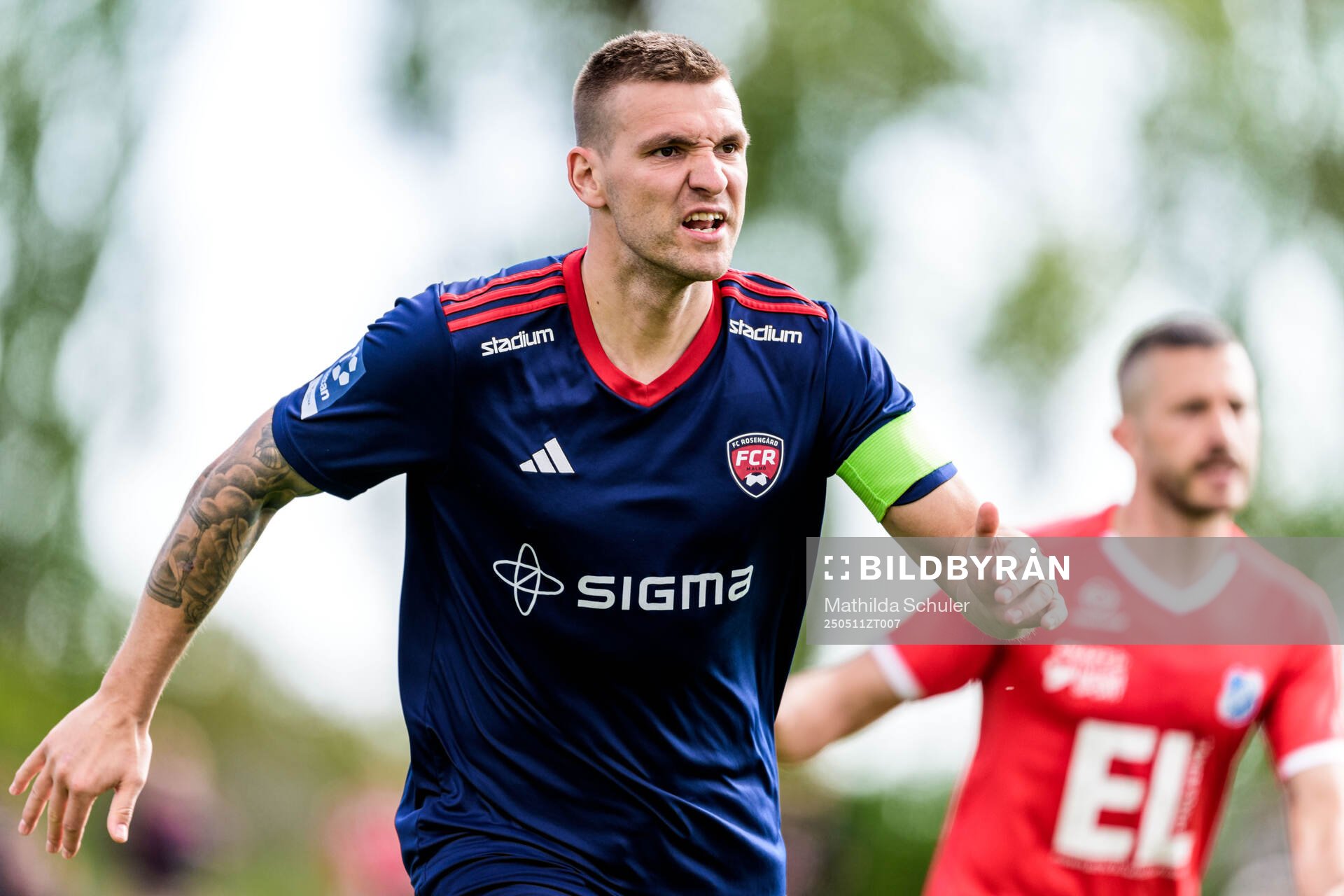 Rosengårds Emil Grimbe under fotbollsmatchen i Ettan södra mellan Rosengård och Norrby den 11 maj 2025 i Malmö. 