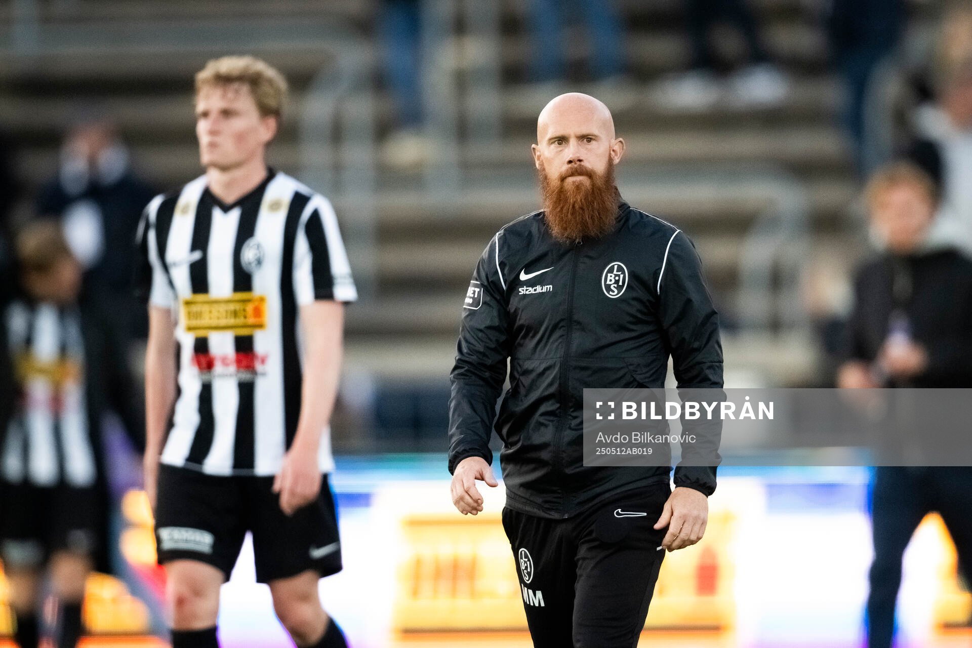 Landskronas tränare Max Mölder under fotbollsmatchen i Superettan mellan Landskrona och Örgryte den 12 maj 2025 i Landskrona. 