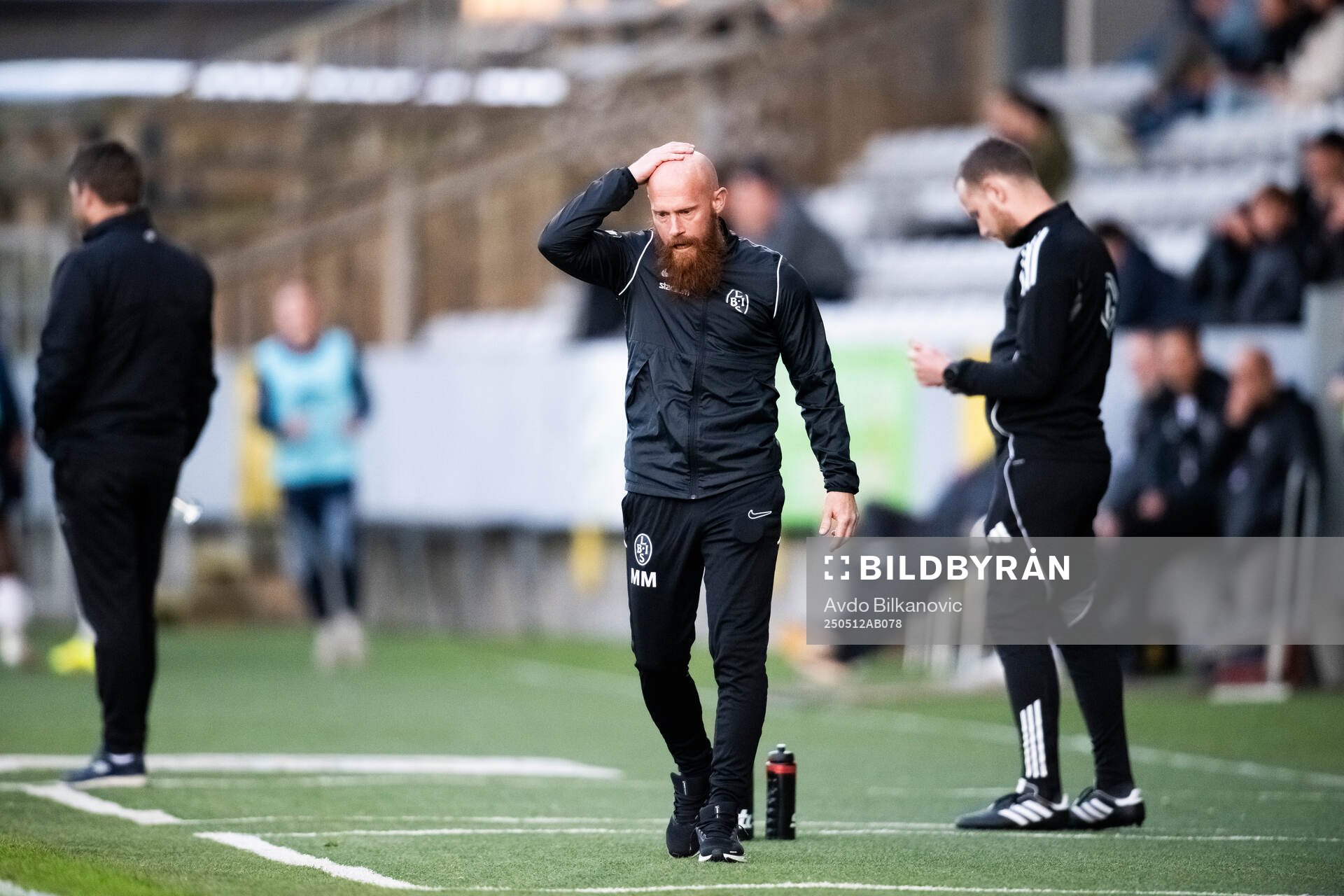 Landskronas tränare Max Mölder under fotbollsmatchen i Superettan mellan Landskrona och Örgryte den 12 maj 2025 i Landskrona. 