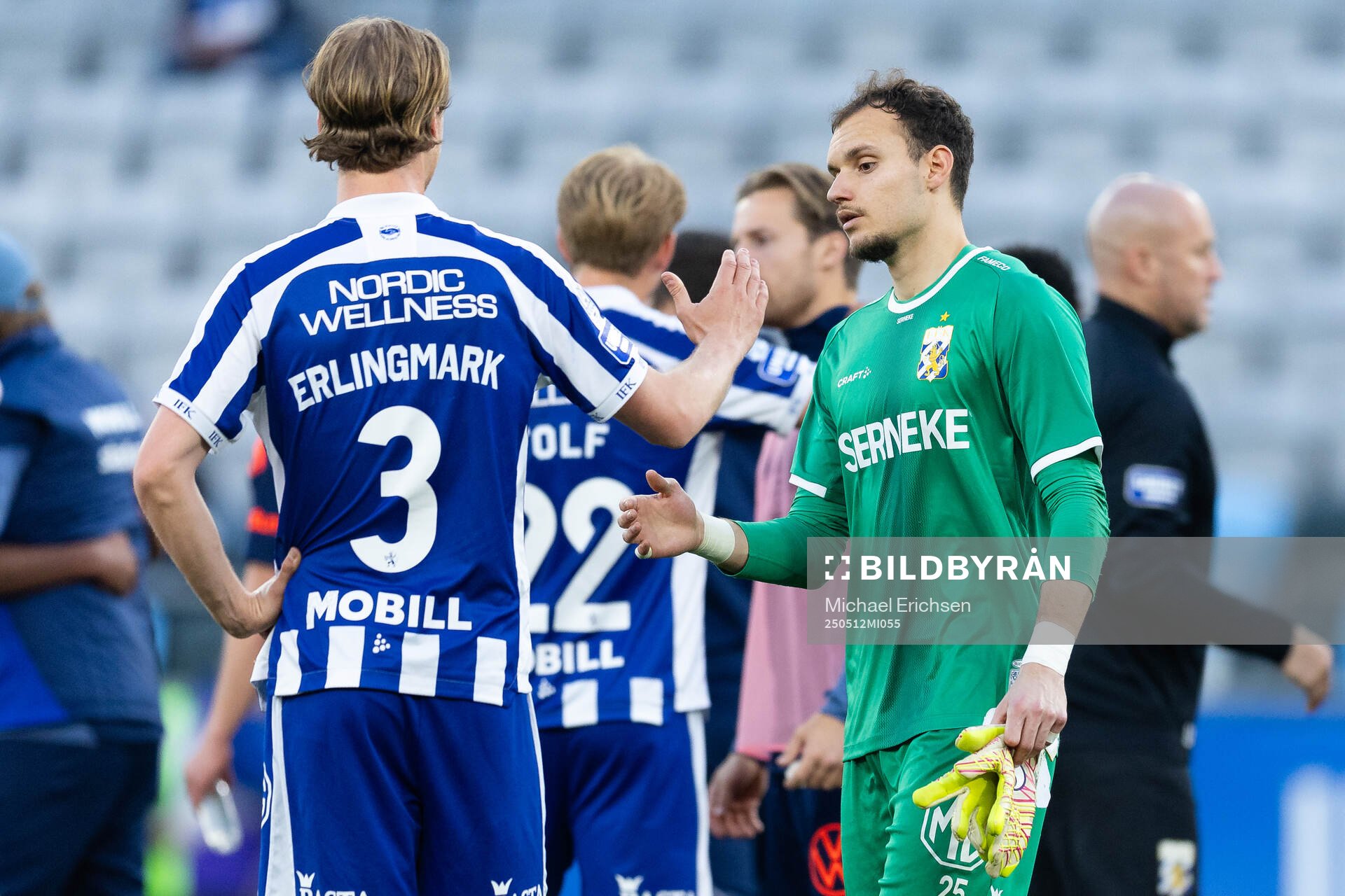 IFK Göteborgs August Erlingmark och målvakt Elis