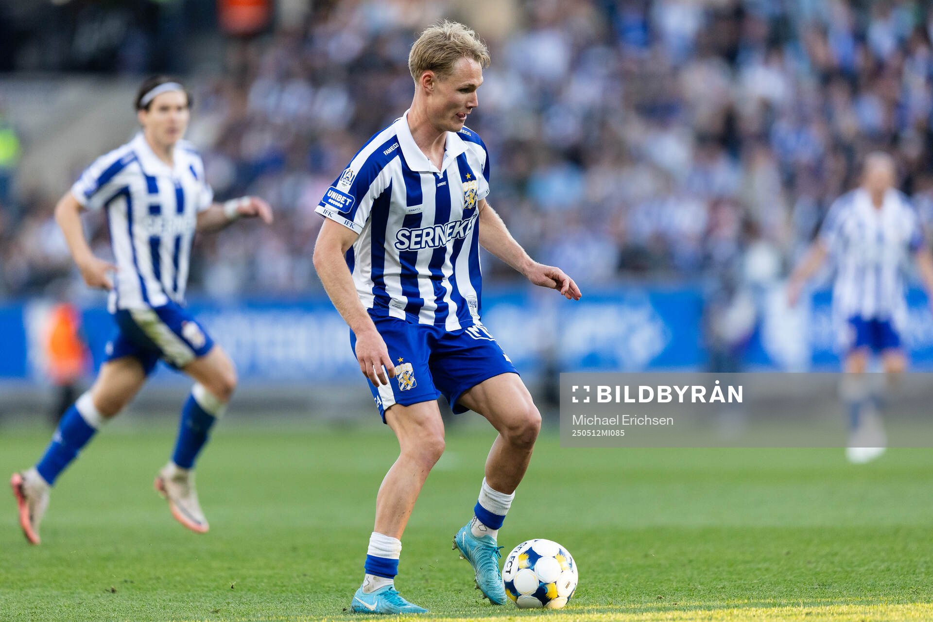 IFK Göteborgs Max Fenger under fotbollsmatchen i Allsvenskan mellan IFK Göteborg och Djurgården den 12 maj 2025 i Göteborg. 