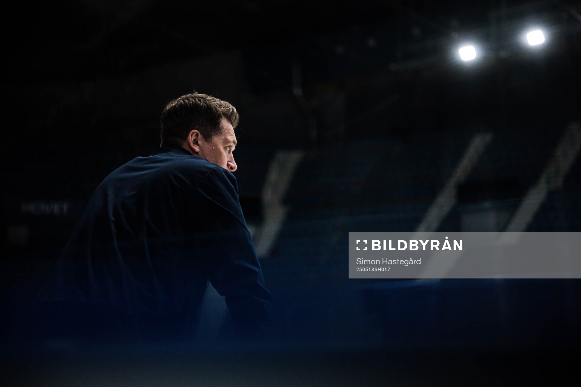 Head coach Sam Hallam of Sweden at a practice session