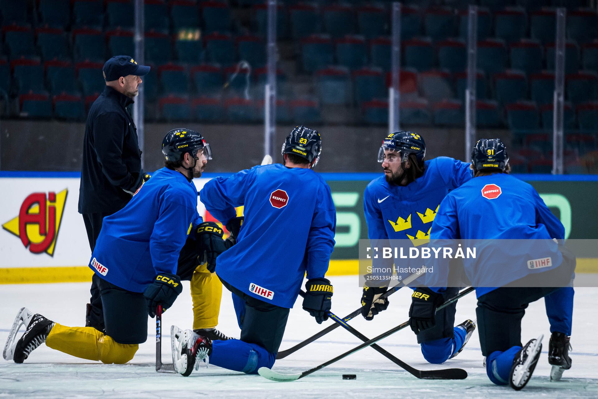 Filip Forsberg and Mika Zibanejad at a practice session