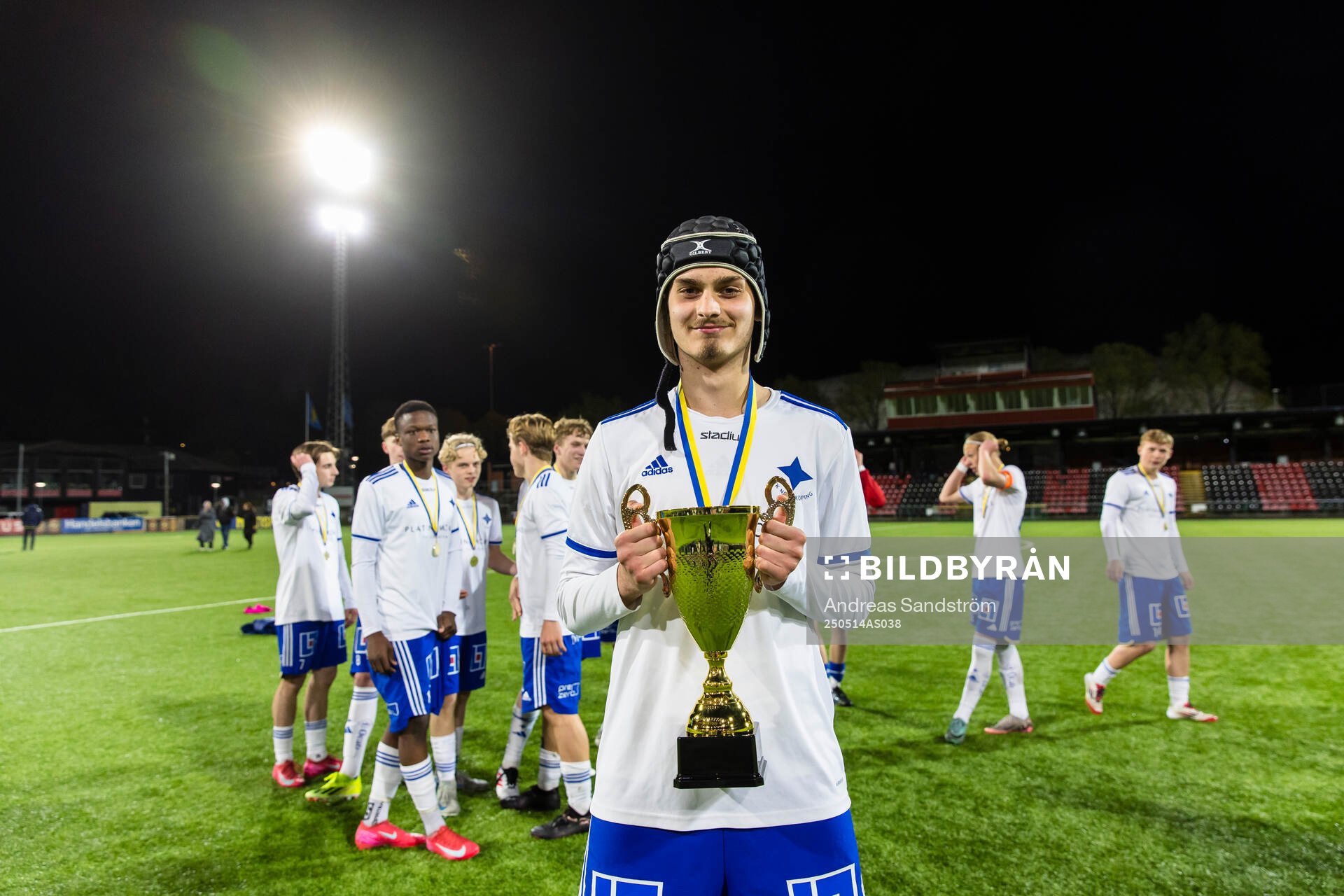 IFK Norrköpings Tarik Jusic med pokalen