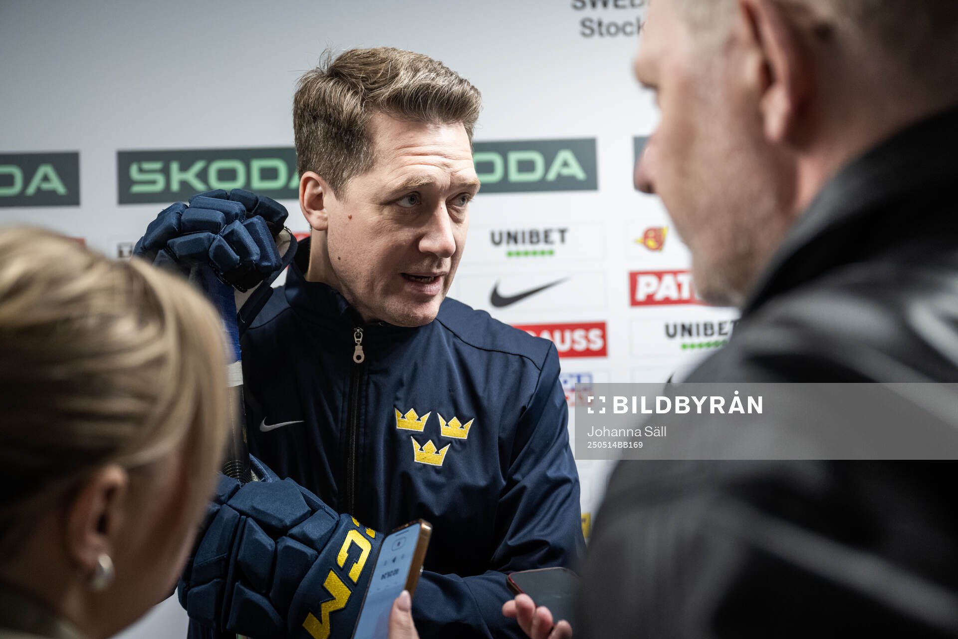 Head coach Sam Hallam of Sweden