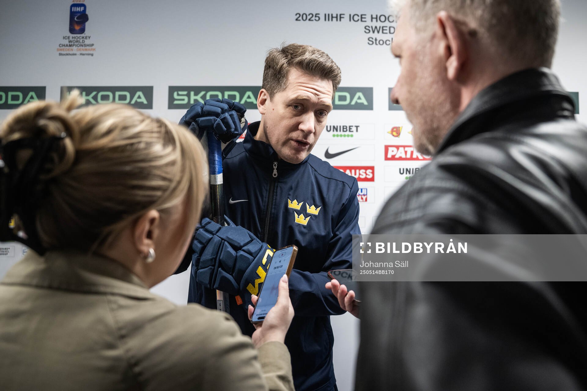 Head coach Sam Hallam of Sweden