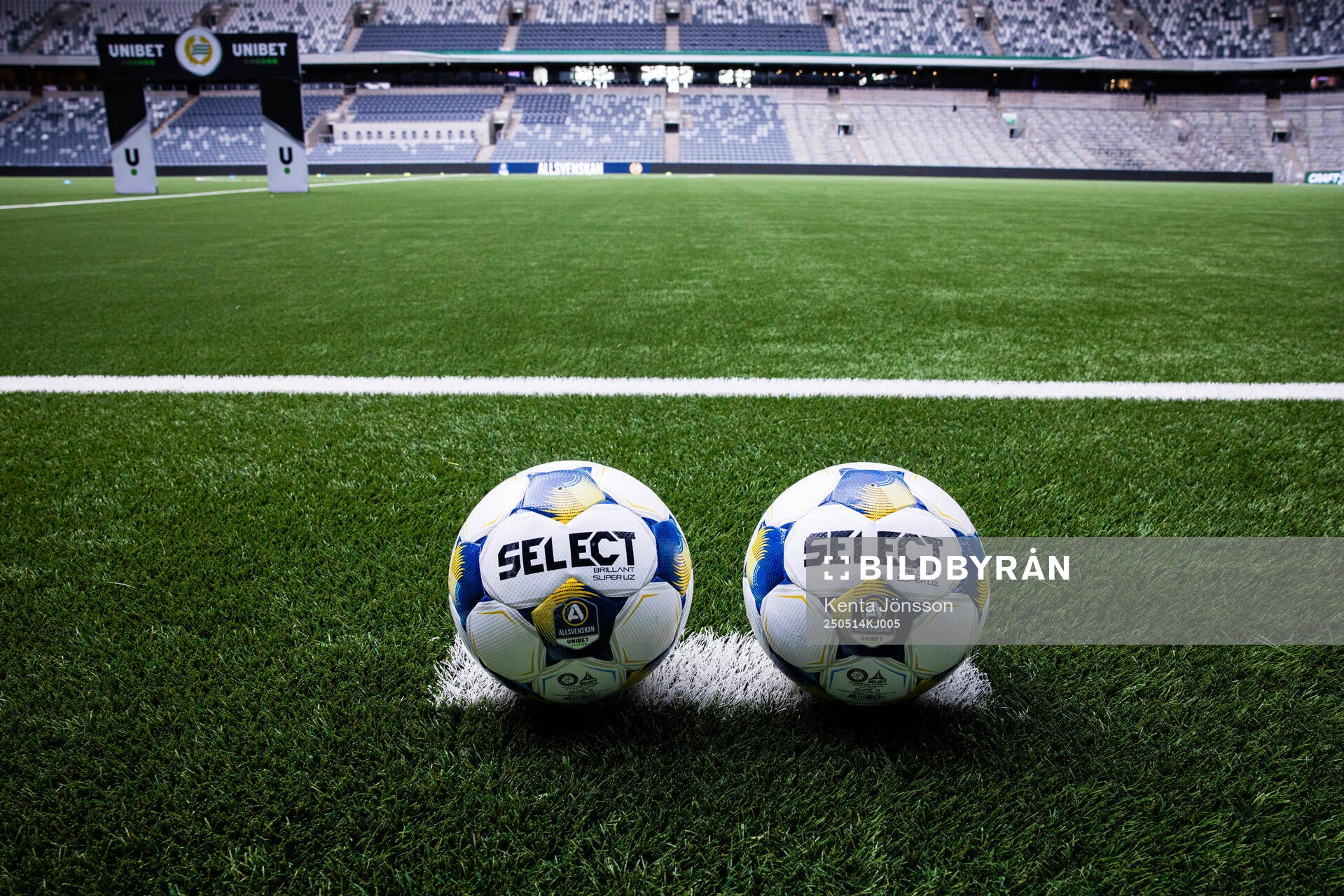 Fotbollar på 3Arena inför fotbollsmatchen i Allsvenskan mellan Hammarby och Sirius den 14 maj 2025 i Stockholm. 