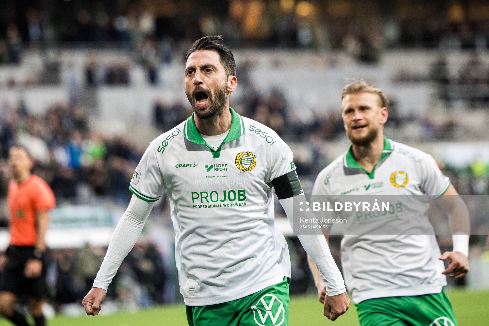 Hammarbys Nahir Besara jublar efter 2-1 målet under fotbollsmatchen i Allsvenskan mellan Hammarby och Sirius den 14 maj 2025 i Stockholm. 