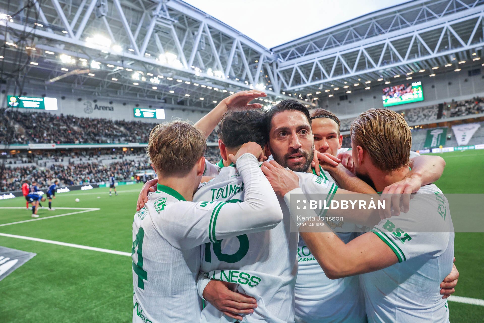 Hammarbys Nahir Besara jublar efter 2-1 målet under fotbollsmatchen i Allsvenskan mellan Hammarby och Sirius den 14 maj 2025 i Stockholm. 