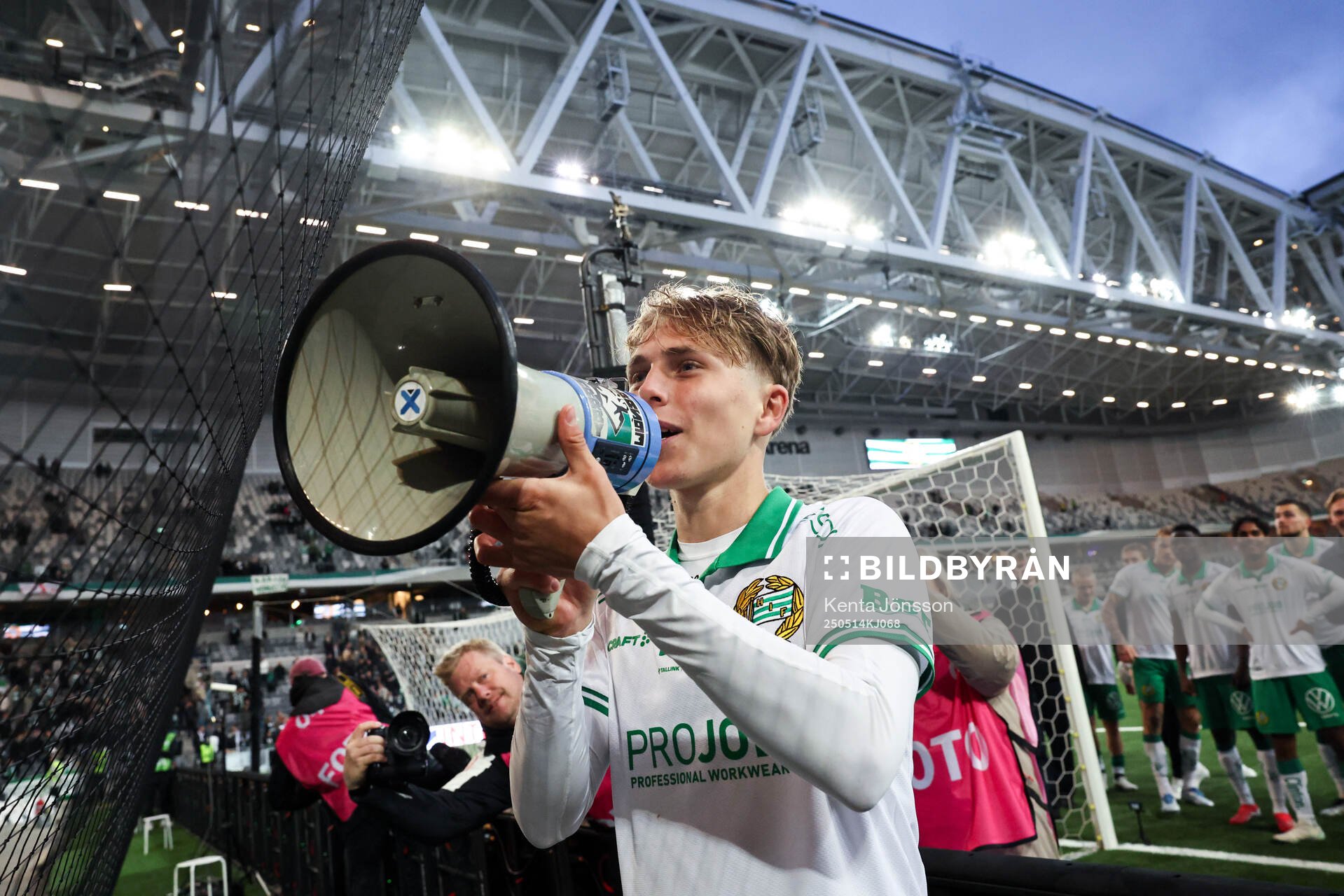 Hammarbys Wilson Lindberg Uhrström jublar efter fotbollsmatchen i Allsvenskan mellan Hammarby och Sirius den 14 maj 2025 i Stockholm. 