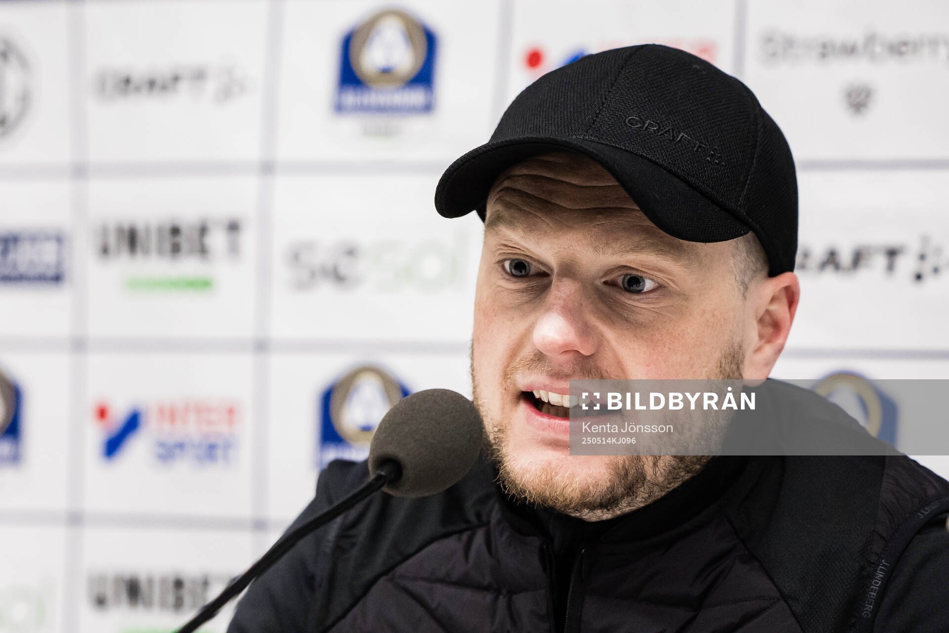 Hammarbys tränare Kim Hellberg under presskonferensen efter fotbollsmatchen i Allsvenskan mellan Hammarby och Sirius den 14 maj 2025 i Stockholm.