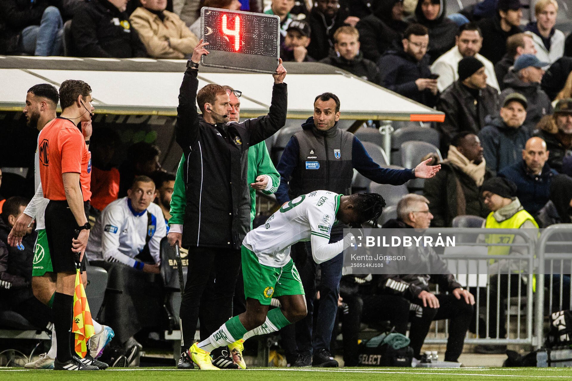 Hammarbys Moise Elohim Victoire Kabore byts in under fotbollsmatchen i Allsvenskan mellan Hammarby och Sirius den 14 maj 2025 i Stockholm. 