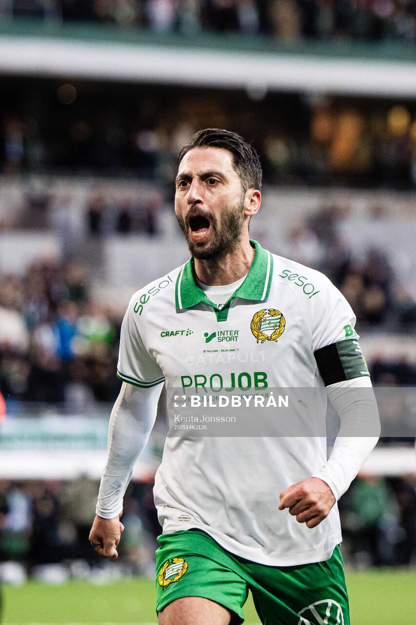 Hammarbys Nahir Besara jublar