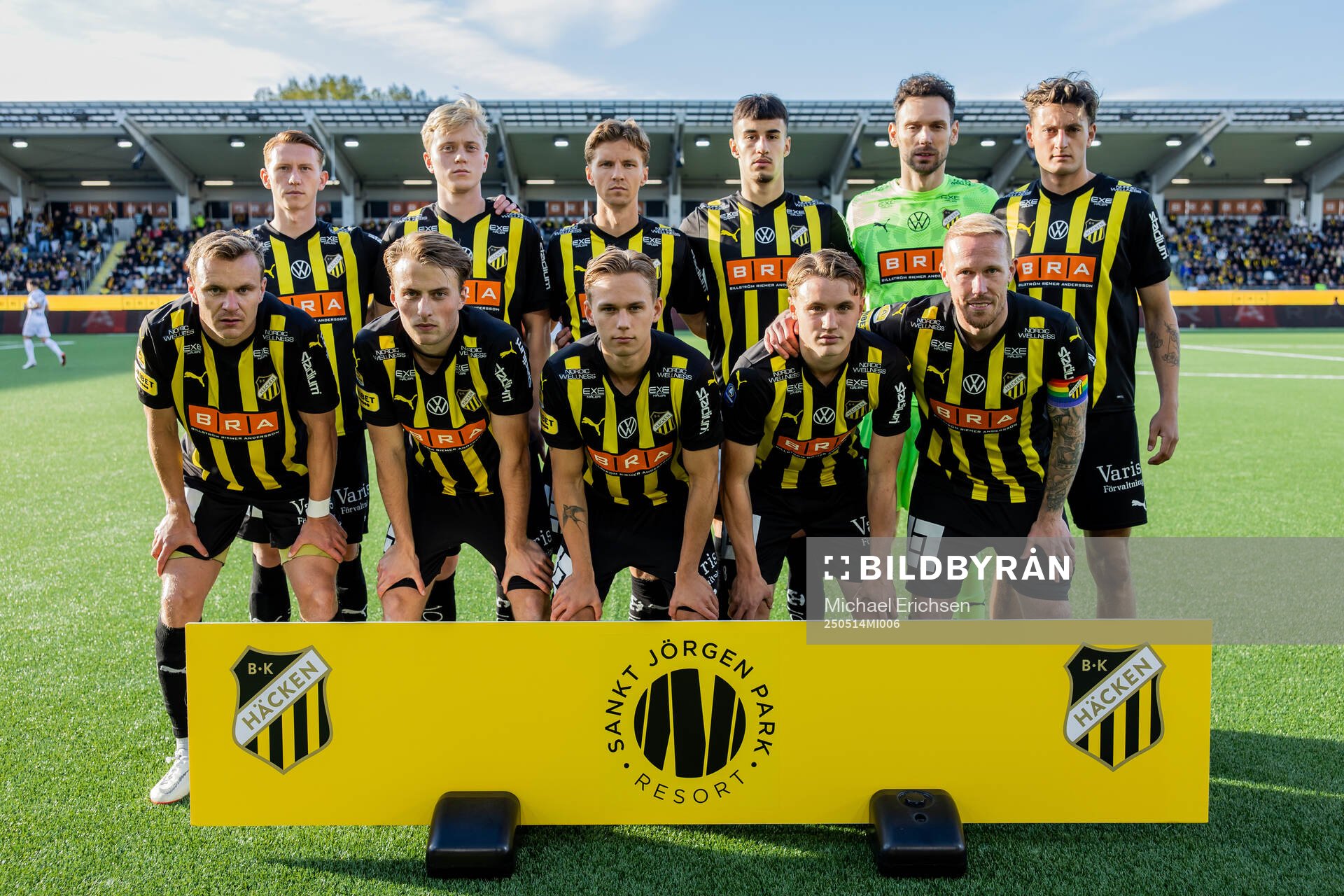 Häckens startelva poserar för en lagbild inför inför fotbollsmatchen i Allsvenskan mellan Häcken och AIK den 14 maj 2025 i Göteborg. 
