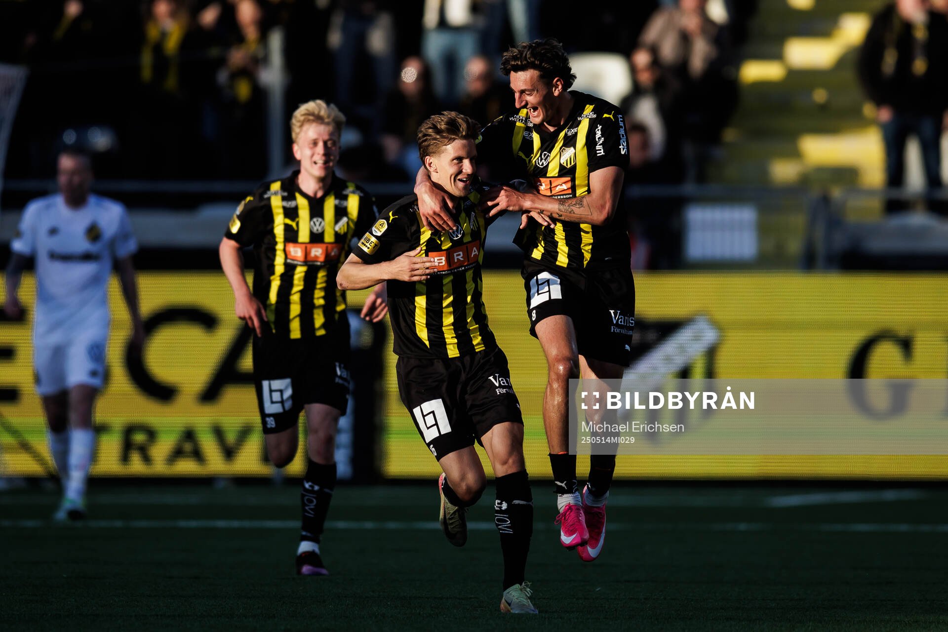 Häckens Samuel Leach Holm och Silas Andersen jublar efter 1-1 målet under fotbollsmatchen i Allsvenskan mellan Häcken och AIK den 14 maj 2025 i Göteborg.