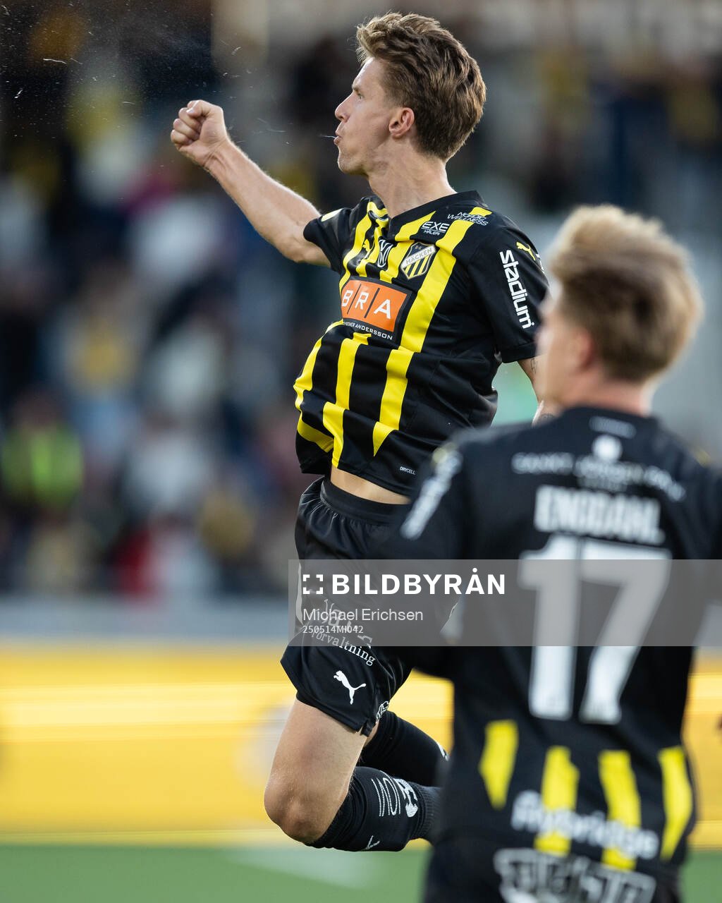 Häckens Samuel Leach Holm jublar efter 3-3 under fotbollsmatchen i Allsvenskan mellan Häcken och AIK den 14 maj 2025 i Göteborg. 