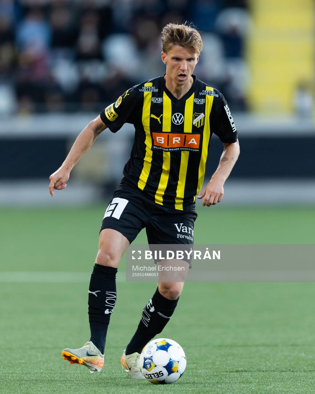Häckens Samuel Leach Holm under fotbollsmatchen i Allsvenskan mellan Häcken och AIK den 14 maj 2025 i Göteborg. 