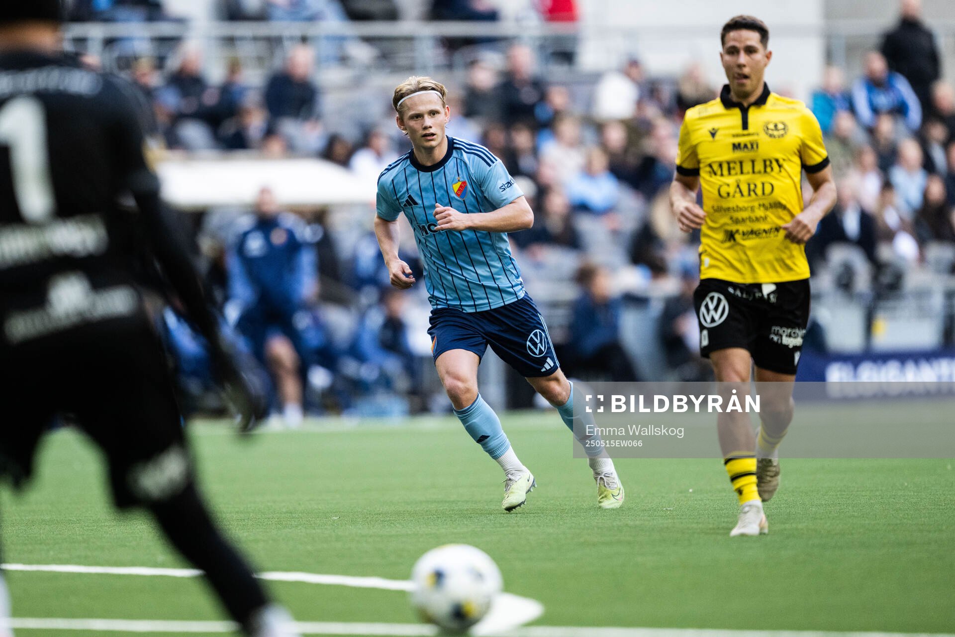 Djurgårdens Tobias Gulliksen under fotbollsmatchen i Allsvenskan mellan Djurgården och Mjällby den 15 maj 2025 i Stockholm. 
