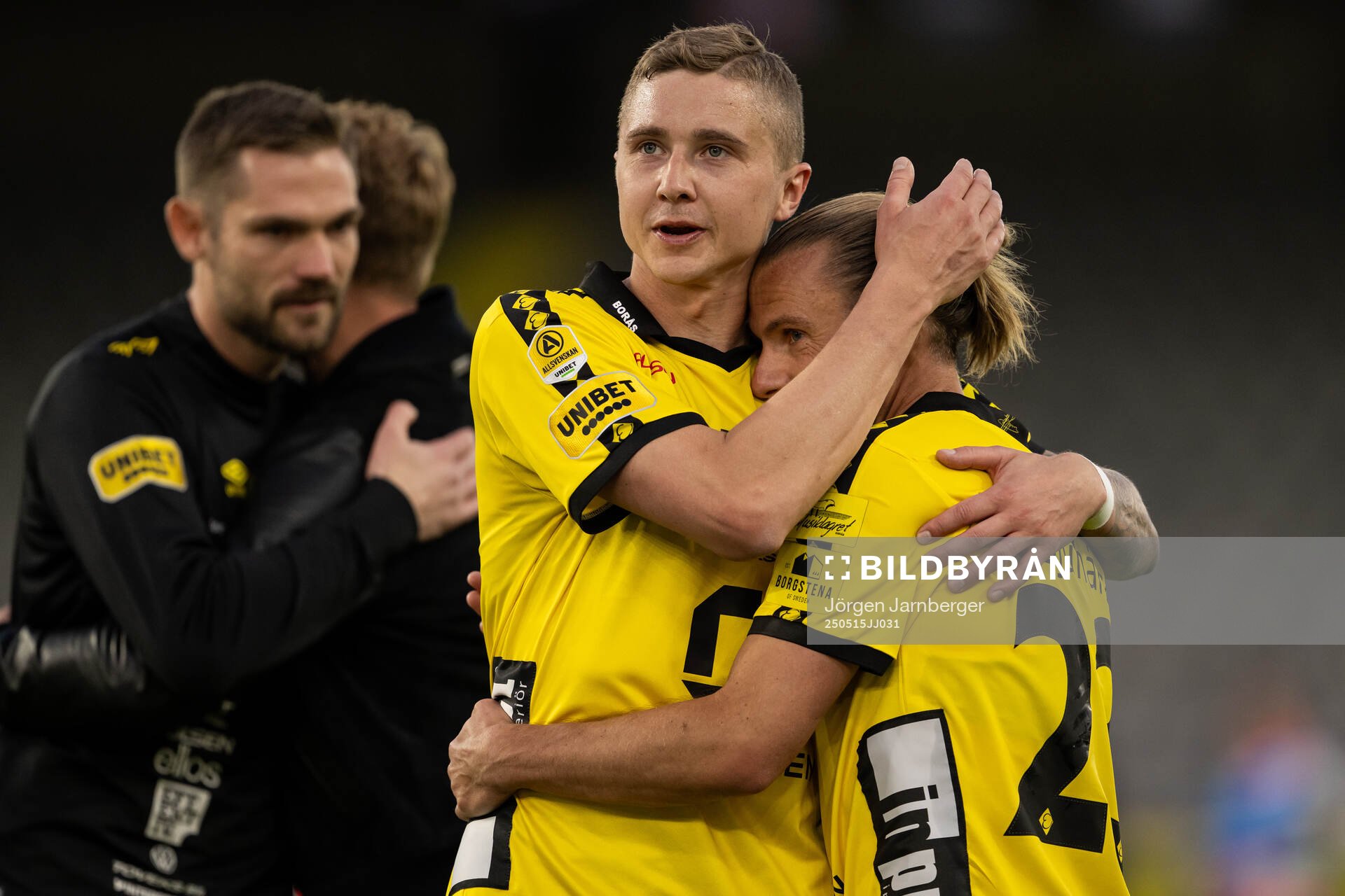 Elfsborgs Sebastian Holmen och Niklas Hult jublar